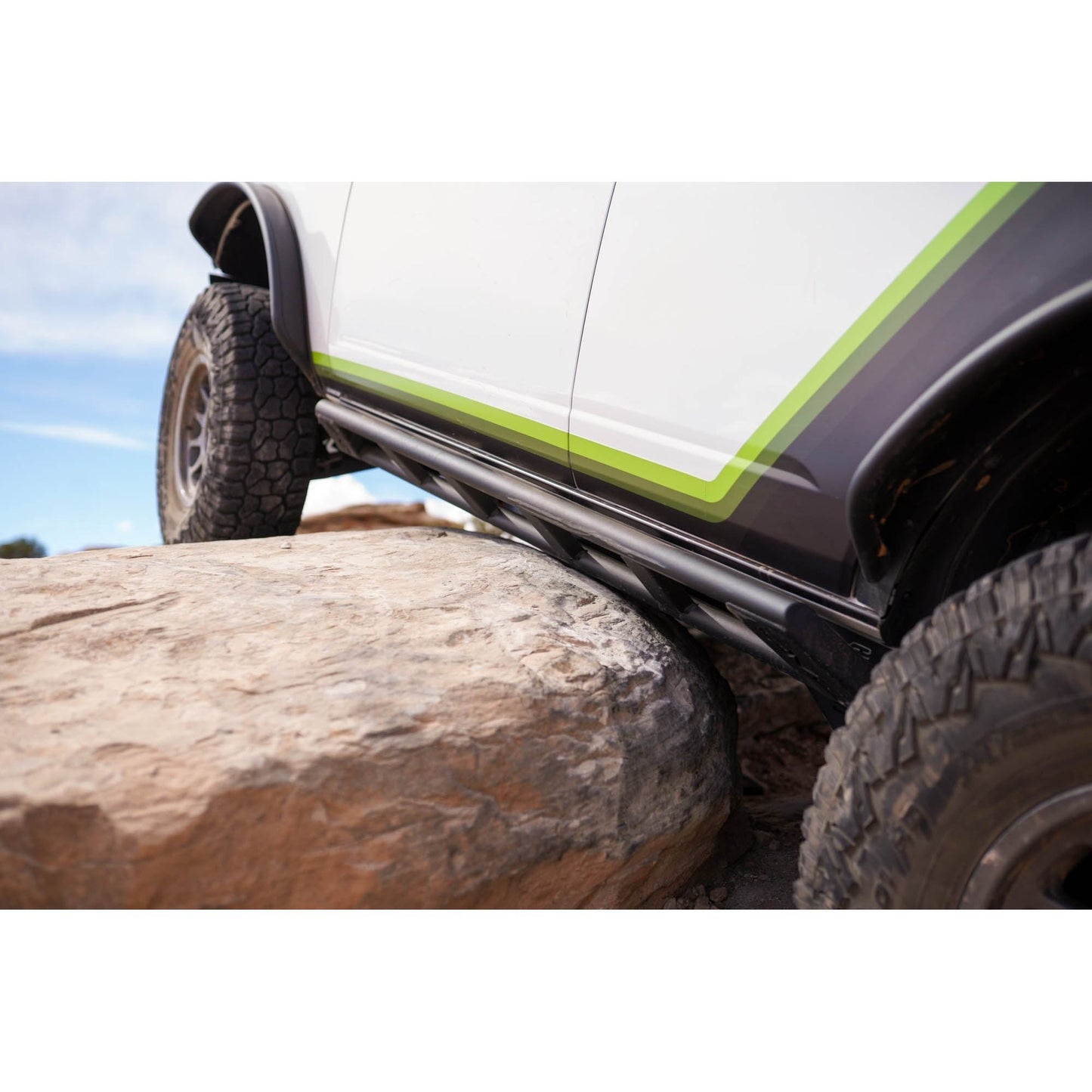 DV8 Off-Road 2021-2024 Ford Bronco | FS-15 4-Door Rock Sliders V2 C3| SRBR-07