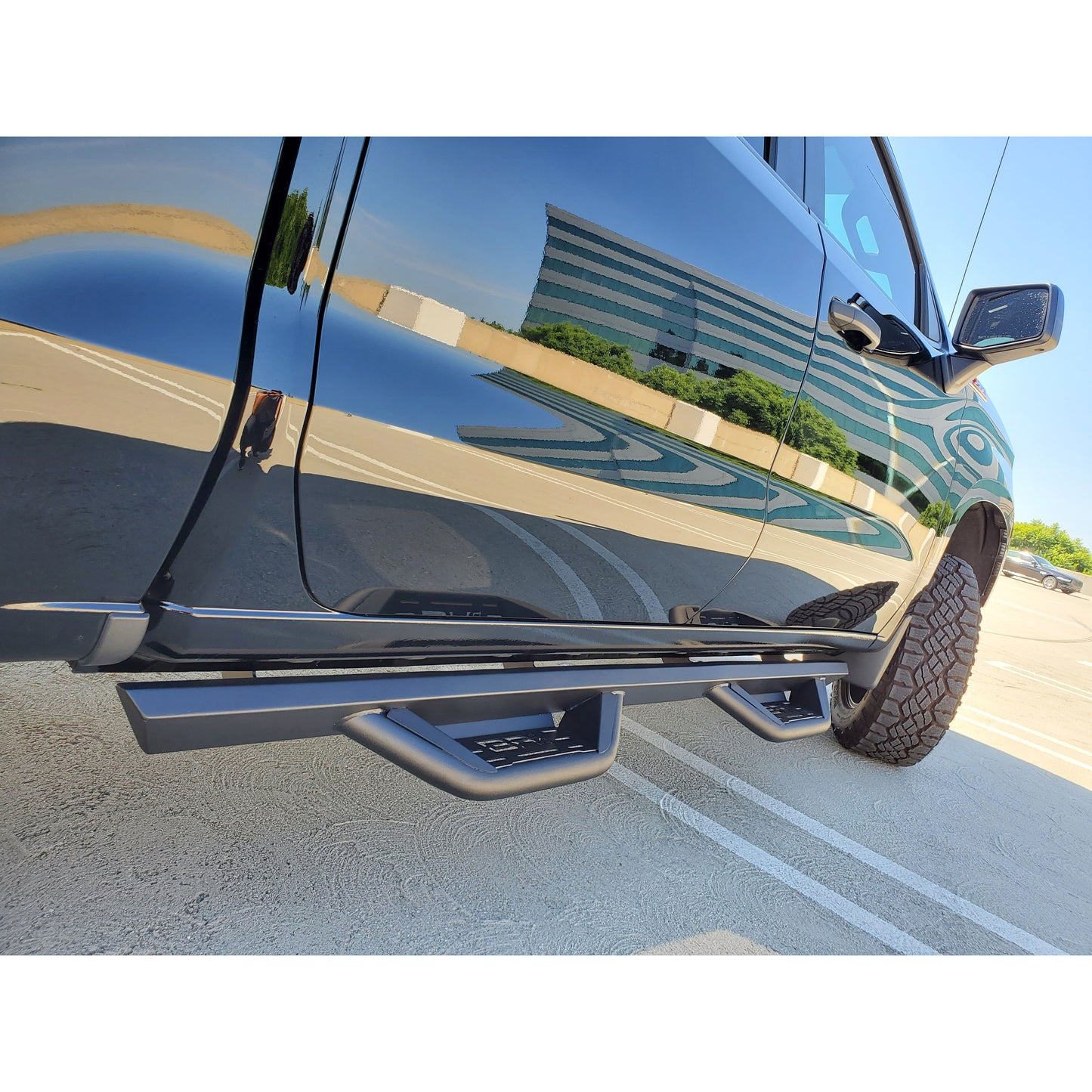 Body Armor 4x4 2019-2024 CHEVROLET SILVERADO 1500 CREW CAB/2020-2024 SILVERADO 2500/3500 CREW CAB AMBUSH SIDE STEPS GM-4200