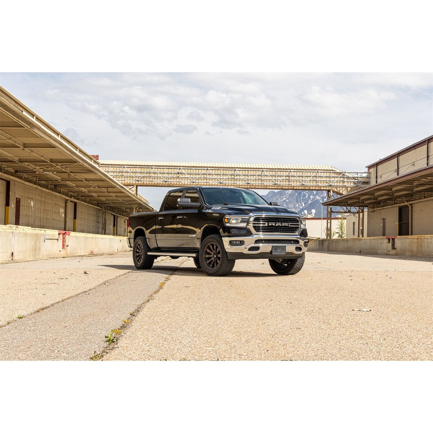 ReadyLIFT 3.5'' SST 2.1 Lift Kit (Non-Air Ride Equipped) Equipped with Falcon 2.1 Strut/Shocks (1500) 62-19340