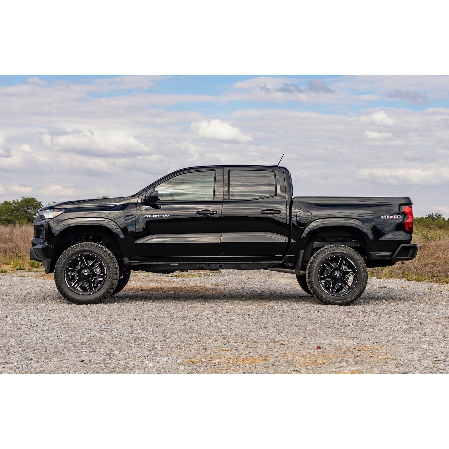 Rough Country M1 Struts w/M1 Rear Shocks 4 Inch Lift Kit I 13240