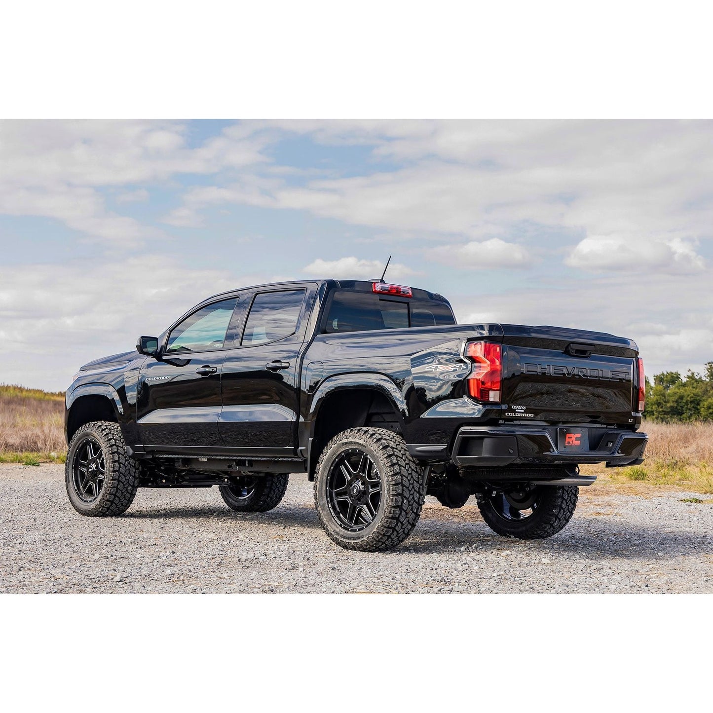 Rough Country M1 Struts w/M1 Rear Shocks 4 Inch Lift Kit I 13240
