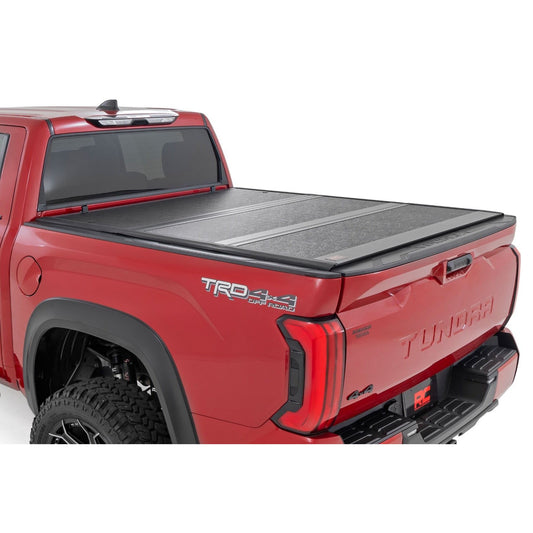 ROUGH COUNTRY Hard Low Profile Bed Cover | 5'7" Bed | Cargo Mgmt | Toyota Tundra (22-25) | 47514551B
