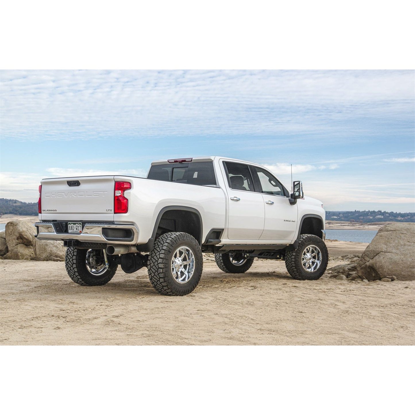 ReadyLIFT 8'' Lift Kit with Falcon 1.1 Shocks (2500HD/3500HD) 44-30820