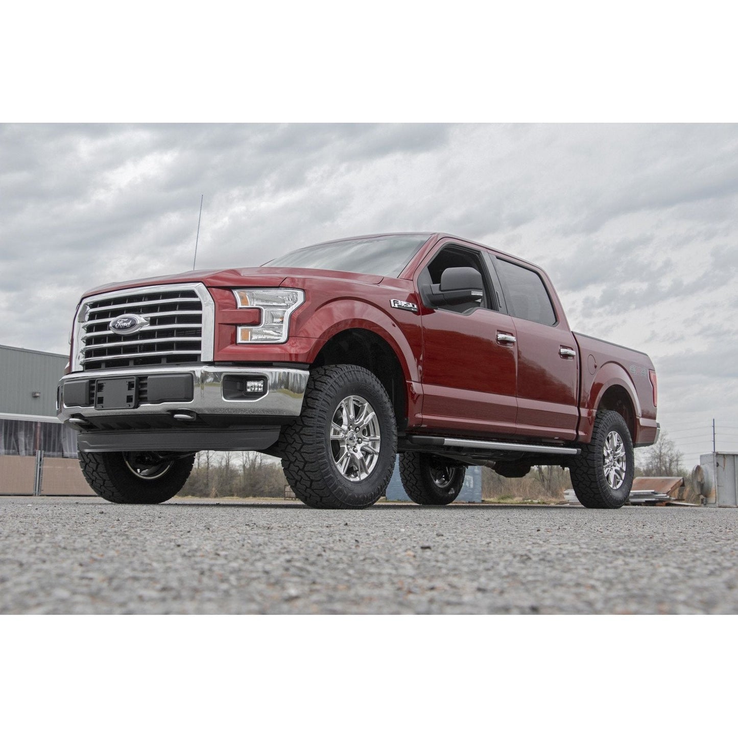 Rough Country M1 Struts w/M1 Rear Shocks 2 Inch Lift Kit I 50040
