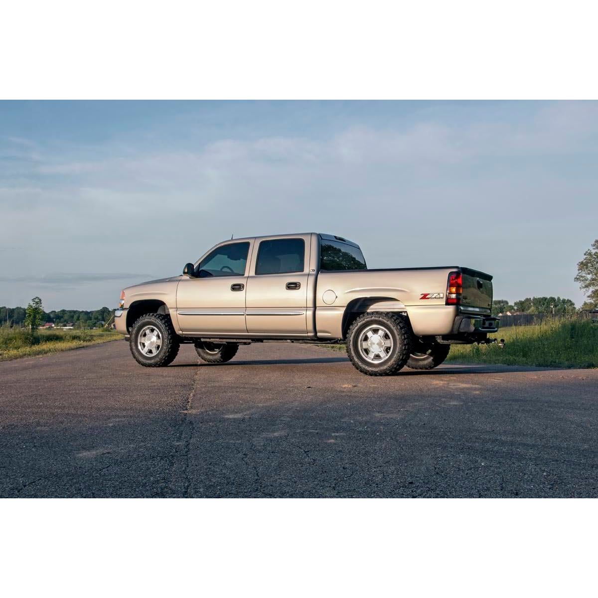 ROUGH COUNTRY 1.5-2 Inch Leveling Kit | Chevy/GMC Sierra 1500/Silverado 1500/Tahoe/Yukon (99-06 & Classic) | 7592