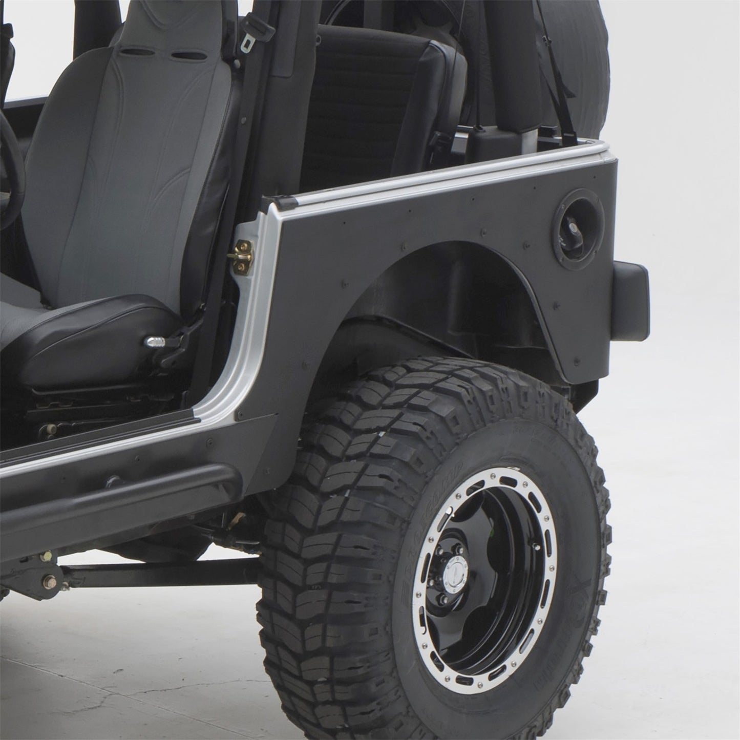 Smittybilt XRC Corner Guard Rear Black Powder Coat Incl. Cutoutes For Factory Tail Lights and Fuel Filler Optional Flare Part No.[76875] I 76874