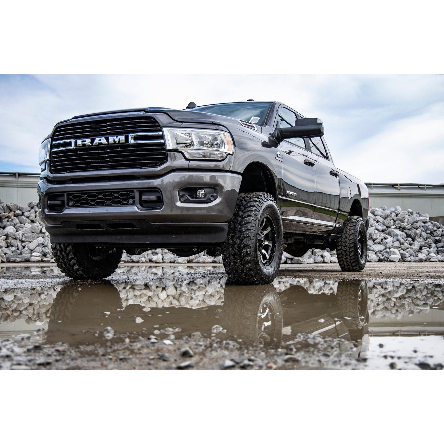 Rough Country V2 Monotube 2.5 Inch Leveling Kit I 37770