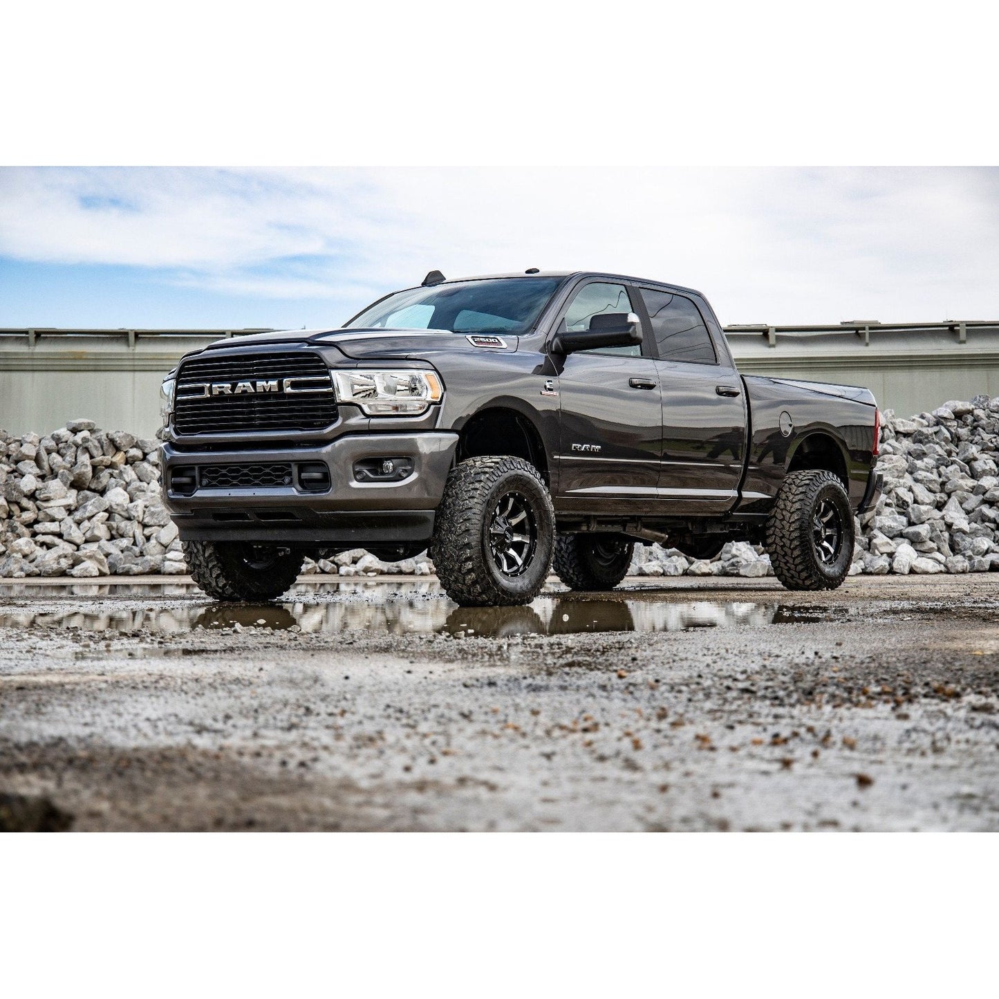 Rough Country V2 Monotube 2.5 Inch Leveling Kit I 37770