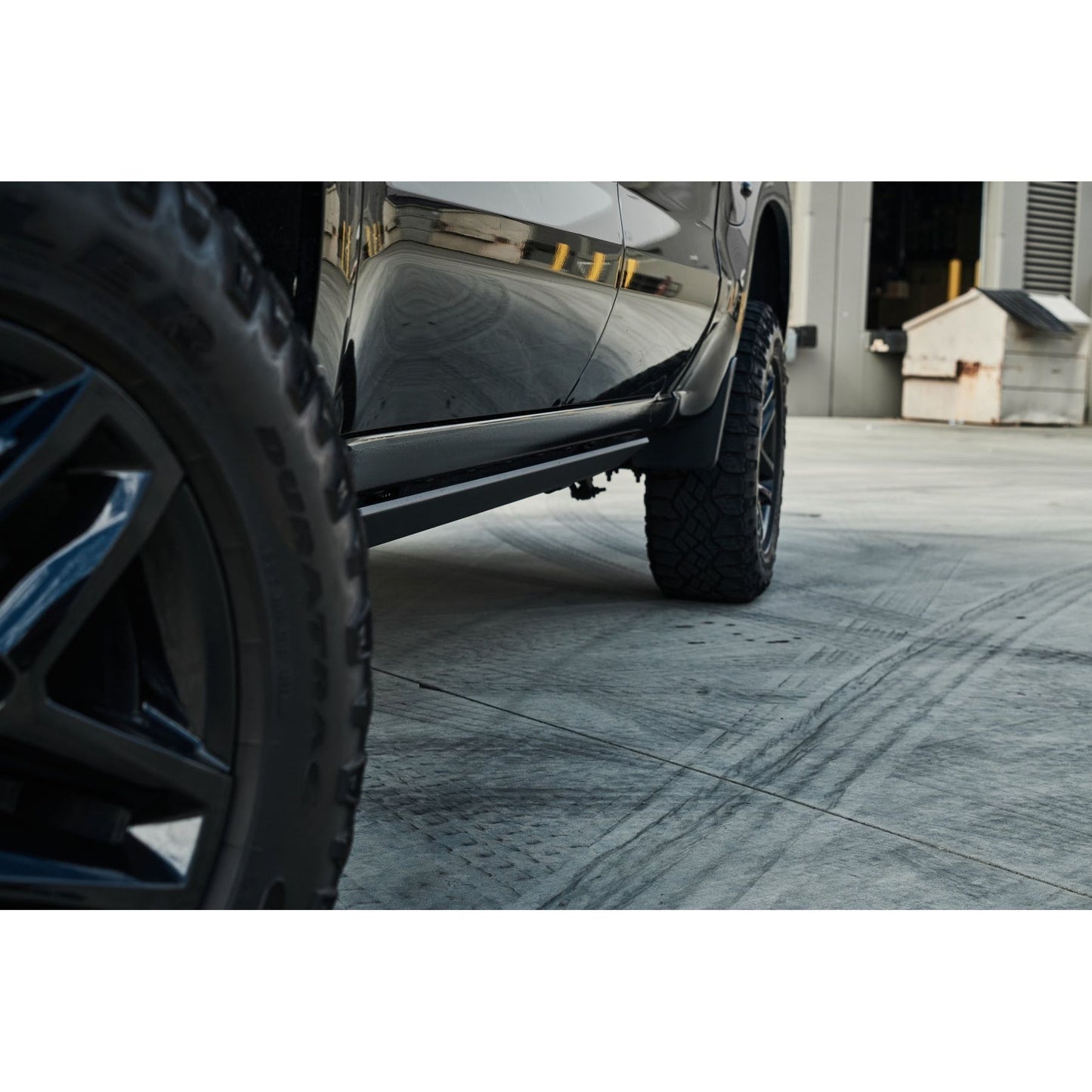 Body Armor 4x4 2019-2024 CHEVROLET SILVERADO/GMC SIERRA 1500, 2500/3500 CREW CAB E-POWER BOARD STEPS GM-4501