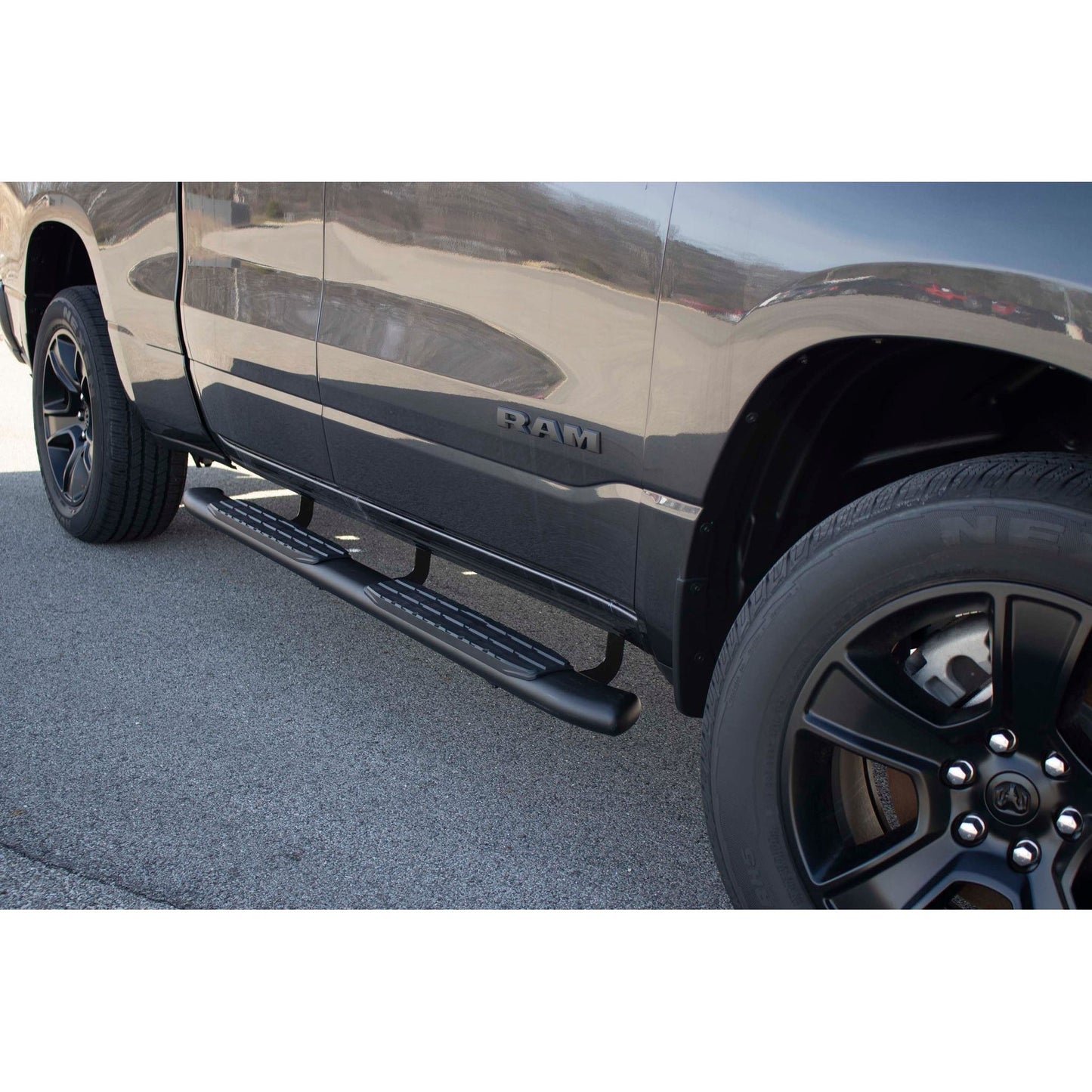 FISHBONE OFFROAD | 19-C Ram 1500 Quad Cab Oval Side Step Txt Powder Coat Black Pair | FB21374