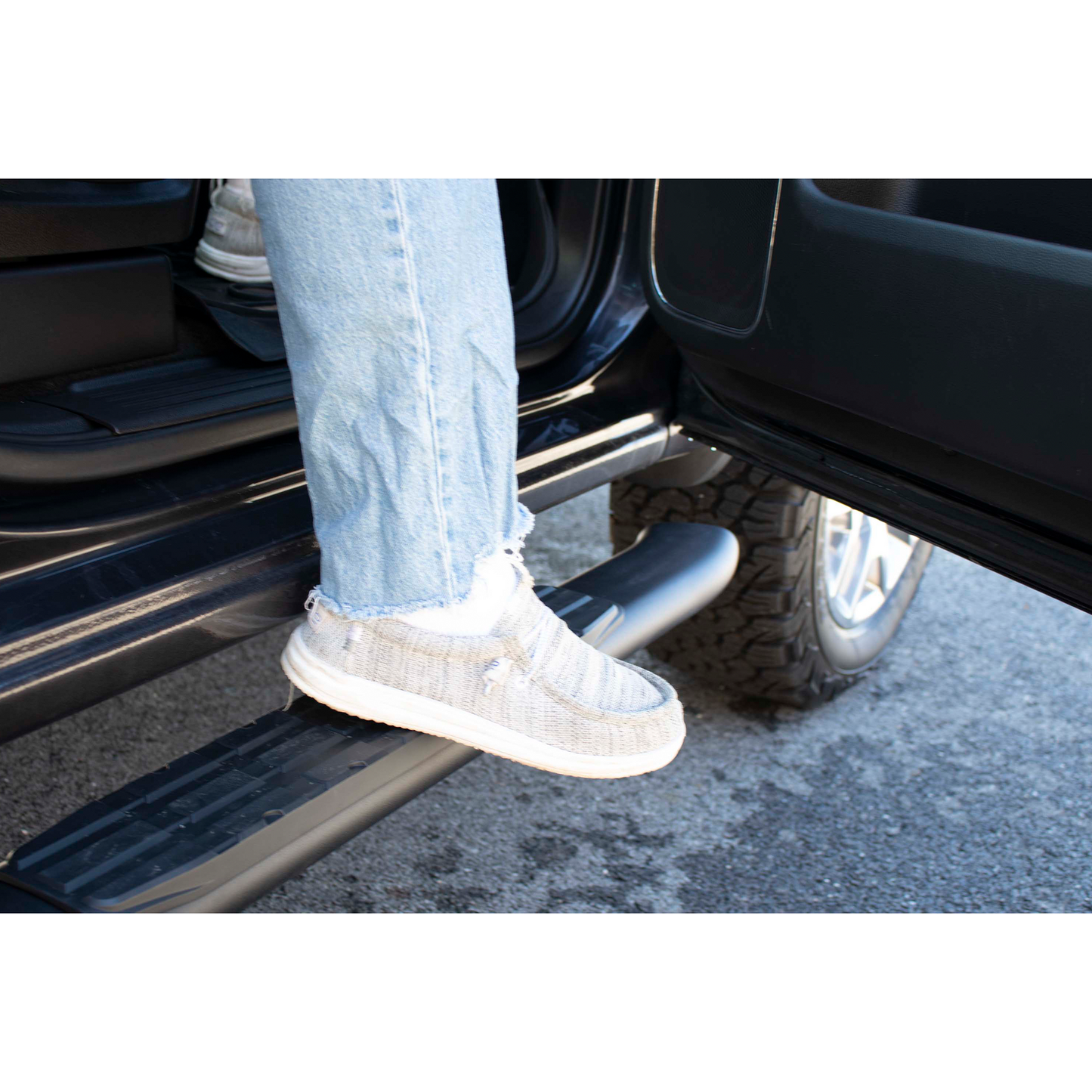 FISHBONE OFFROAD | 15-23 F150/17-23 F250/F350 Crew Cab Oval Side Step Txt Powder Coat Black Pair | FB21380