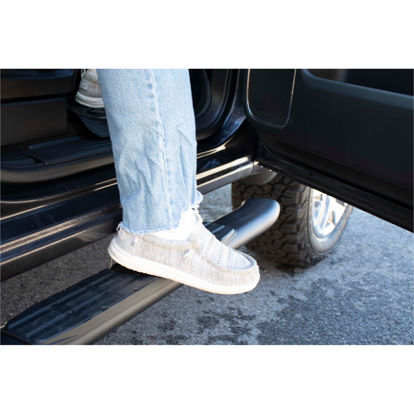 FISHBONE OFFROAD | 07-18 Silverado/Sierra 1500/2500/3500 Dble Cab Oval Side Step Black Pair | FB21382