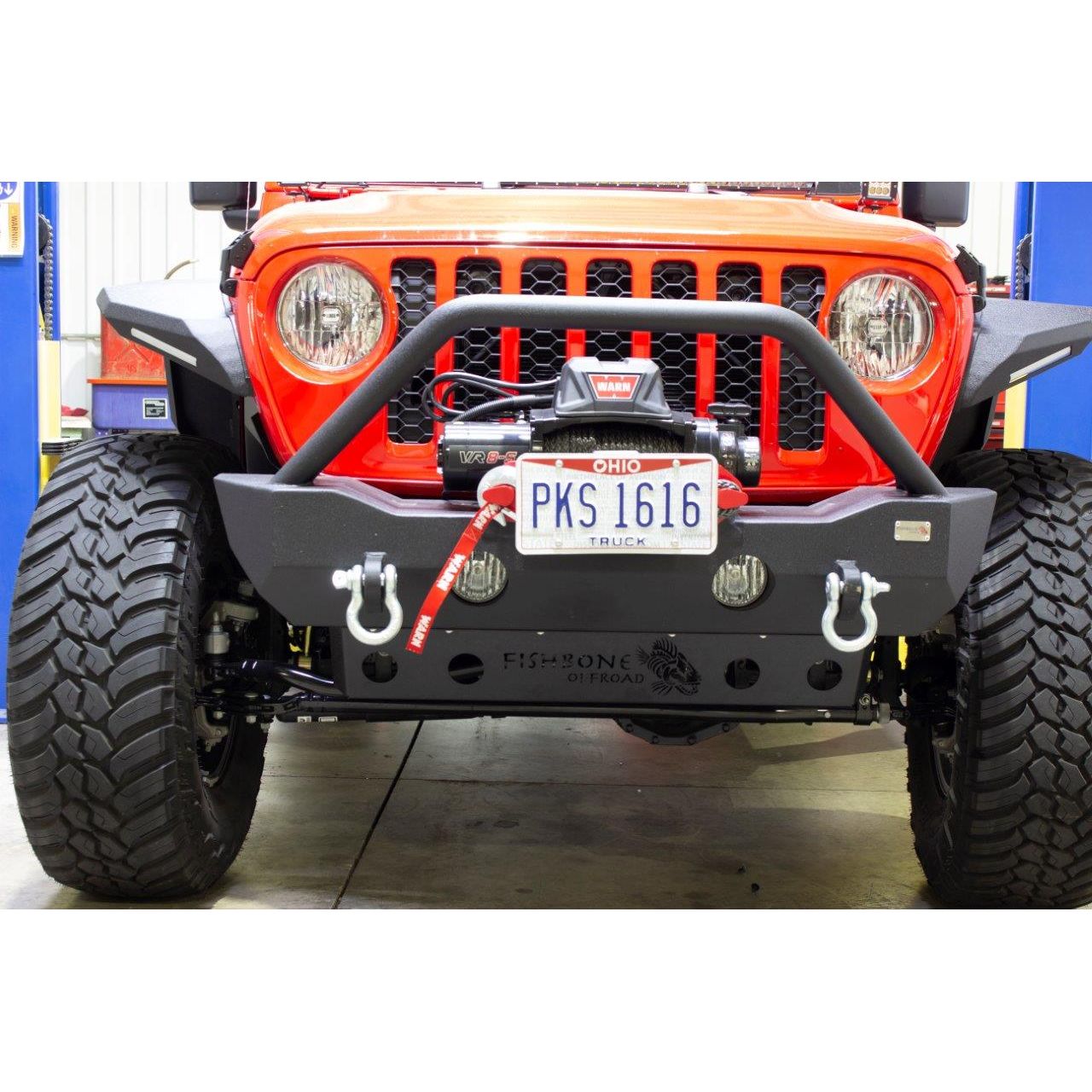 FISHBONE OFFROAD | 18-C Wrangler/20-C Gladiator Mako Front Bumper Skid Plate Black Powder Coated Steel | FB23176