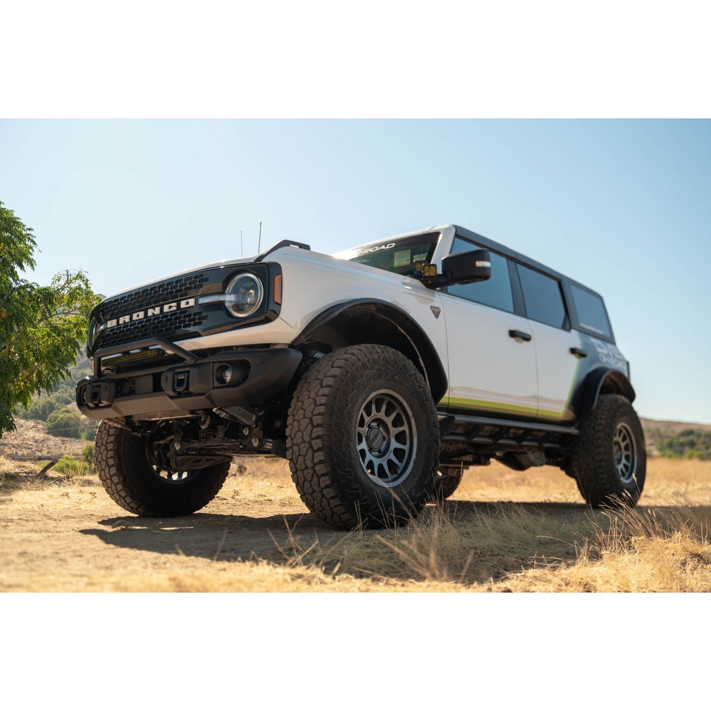 DV8 Off-Road 2021-2024 Ford Bronco | Capable Bull Bar C3| LBBR-09