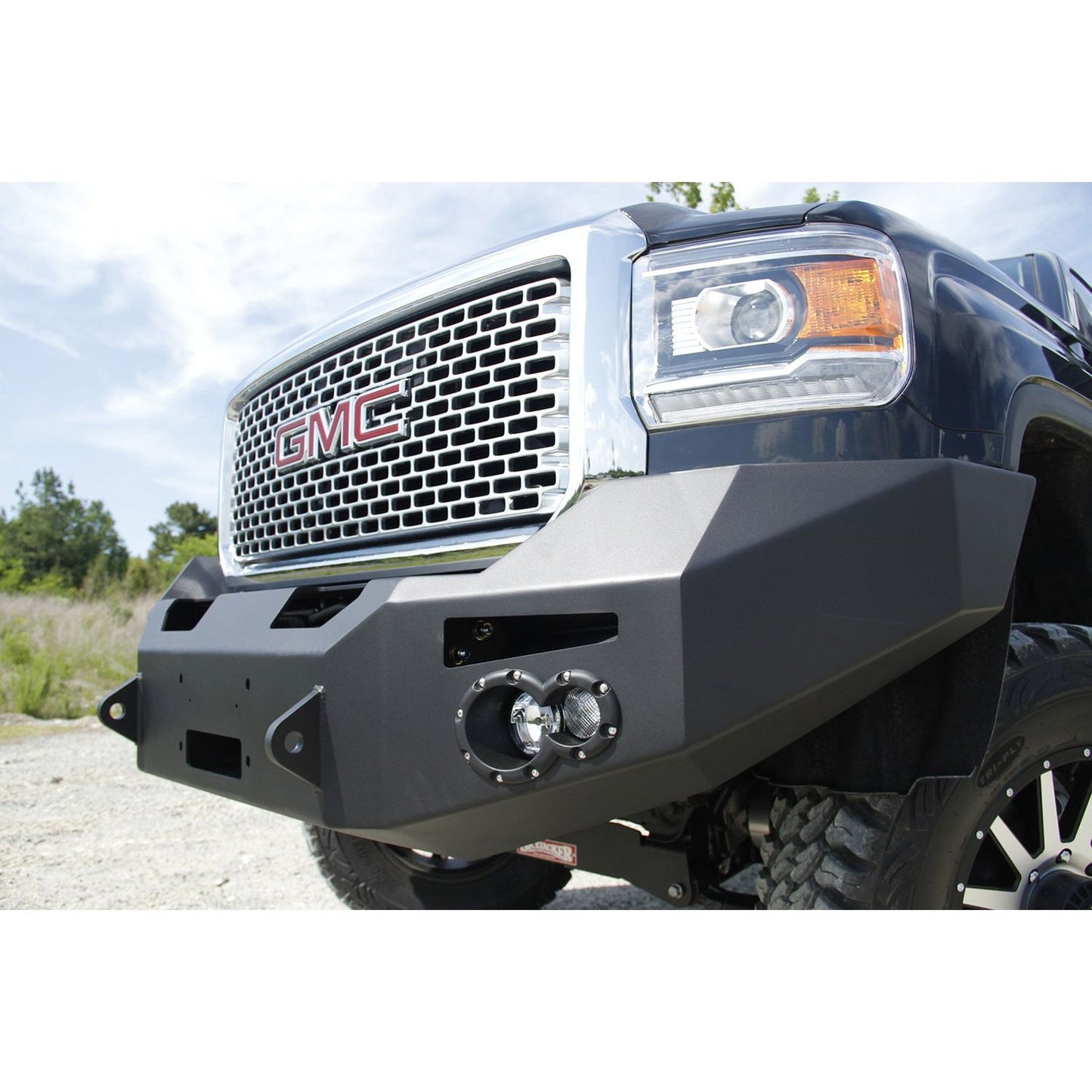 Fab Fours Premium Heavy Duty Winch Front Bumper 2 Stage Black Powder Coated w/o Grill Guard Incl. Fog And Turn Lights Air Ducts D-Ring Mounts l GM14-A3151-1