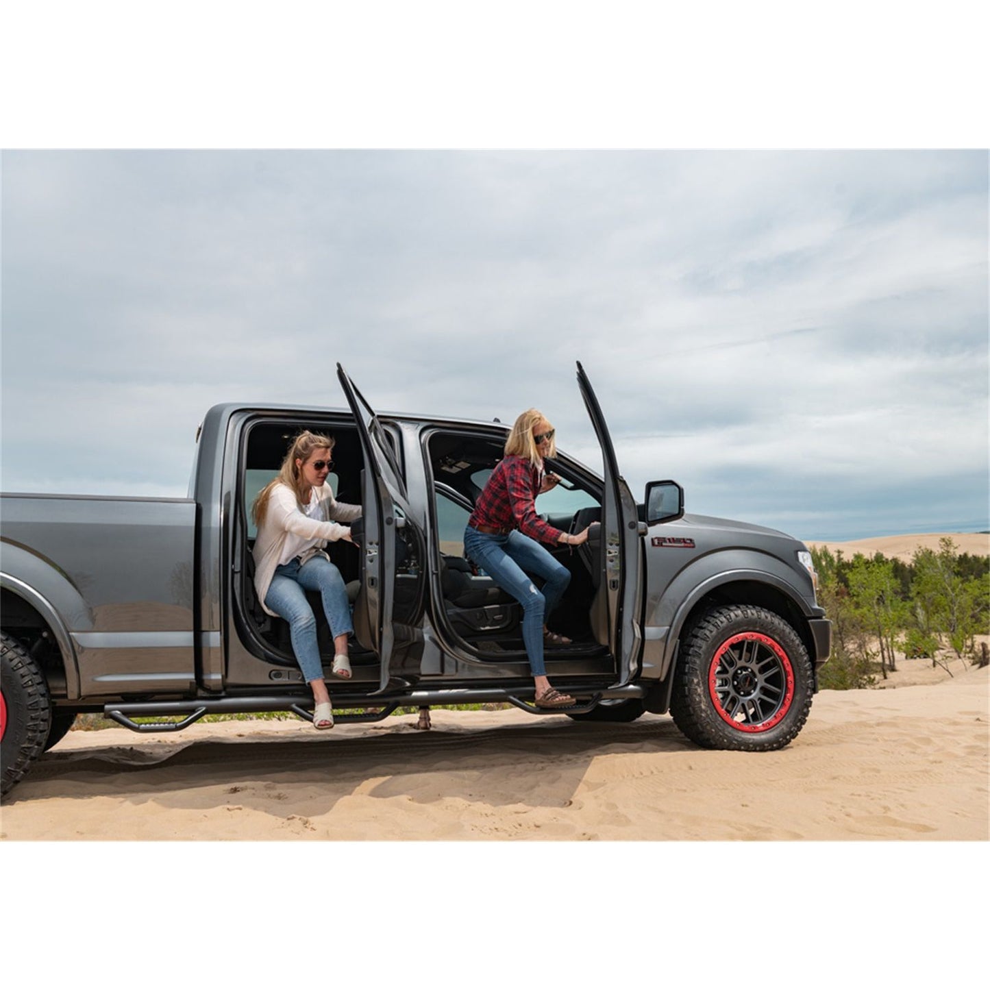 N-Fab | Nerf Step-W2W w/Bed Acs (3 Stps)-99-16 F250/350 8ft. SuperCab-TX Blk | F99100QC-6-TX