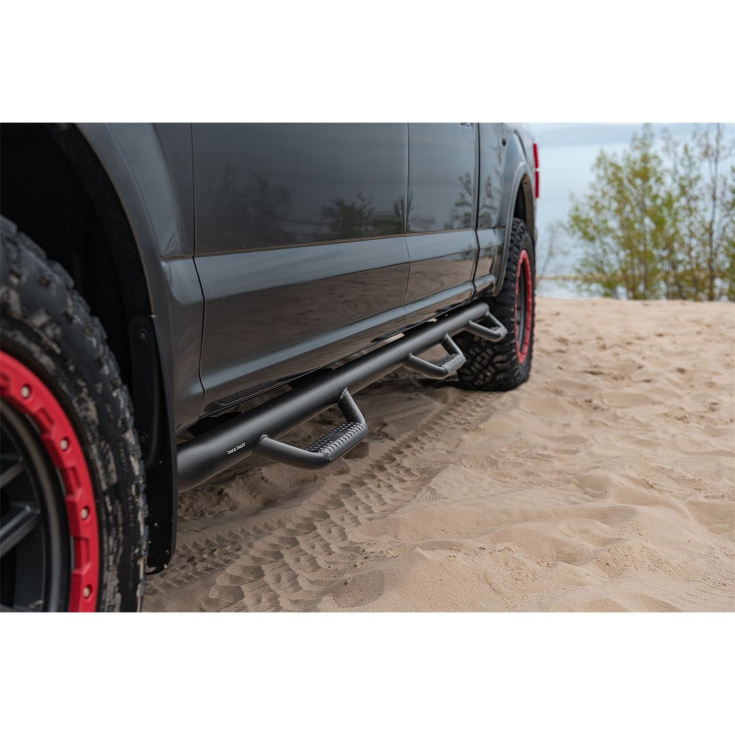 N-Fab | Nerf Step-W2W w/Bed Acs (3 Stps)-15-24 F150 5ft.7in. SuperCrew-TX Blk | F1596CC-6-TX