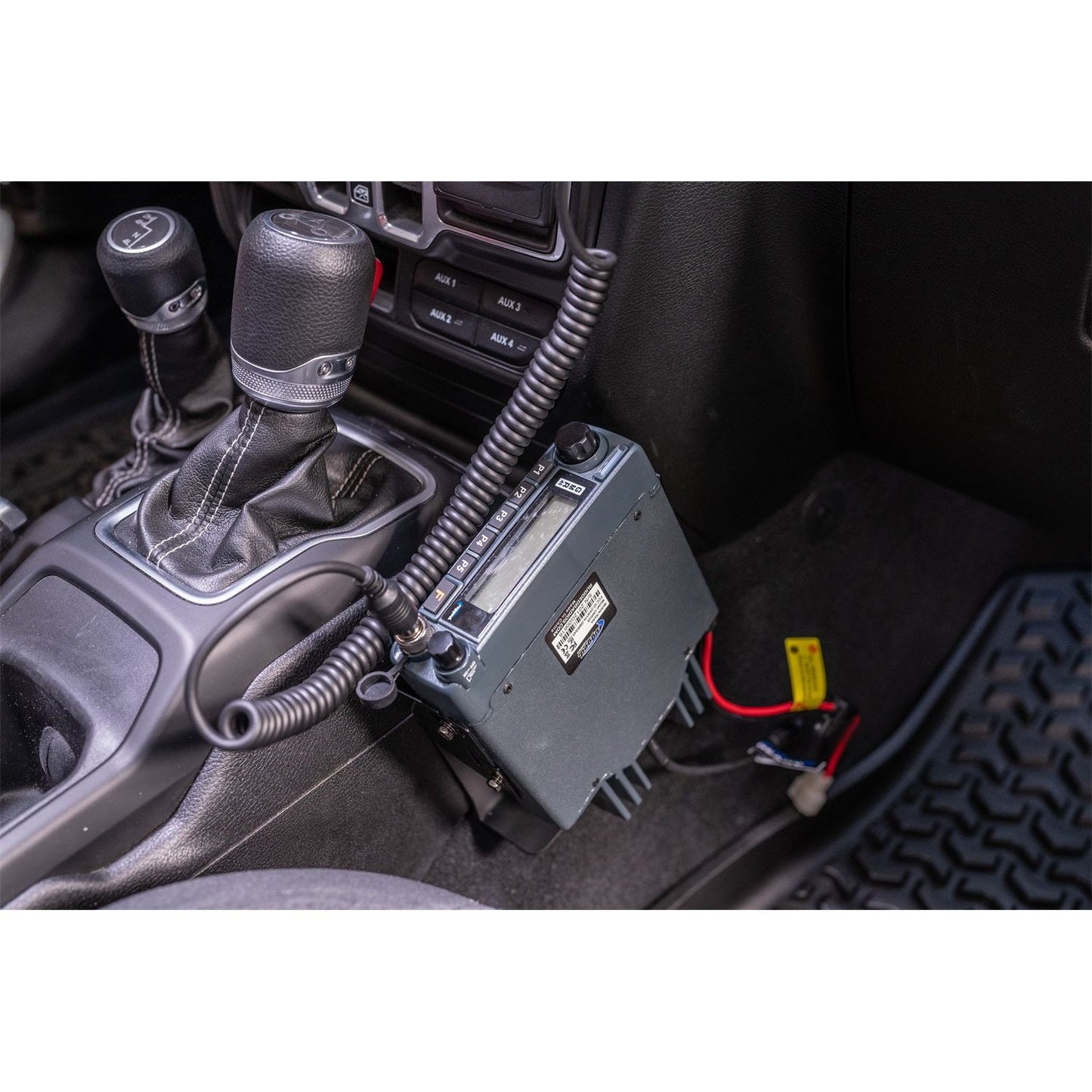 RUGGED RIDGE | 13551.06 | 18-C Wrangler Jl/20-C Gladiator Race Radio Mount