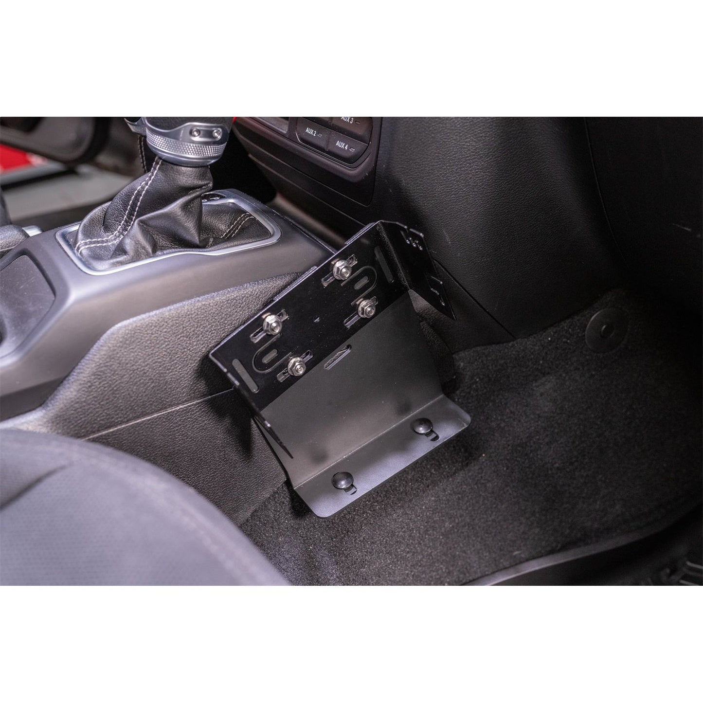 RUGGED RIDGE | 13551.06 | 18-C Wrangler Jl/20-C Gladiator Race Radio Mount