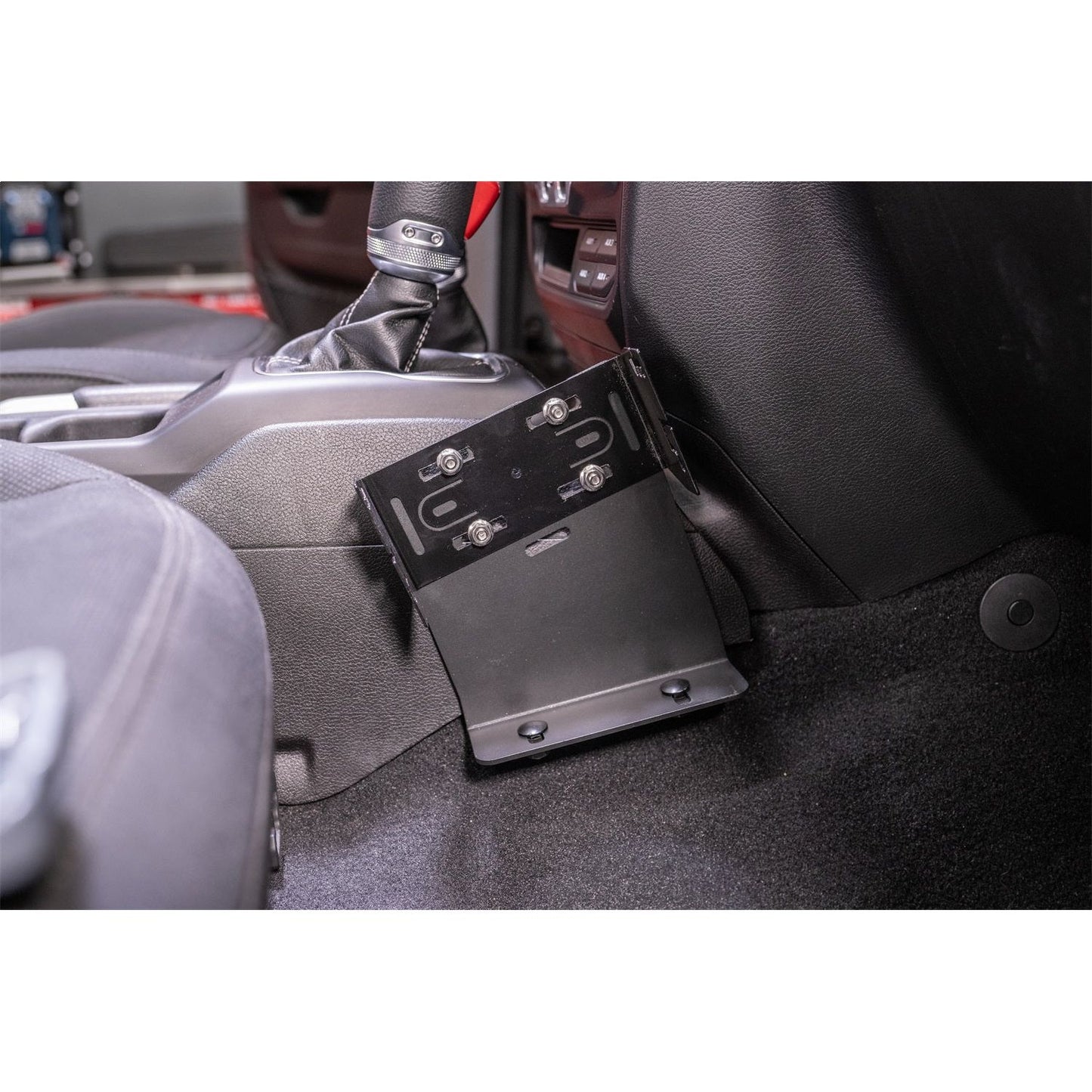 RUGGED RIDGE | 13551.06 | 18-C Wrangler Jl/20-C Gladiator Race Radio Mount
