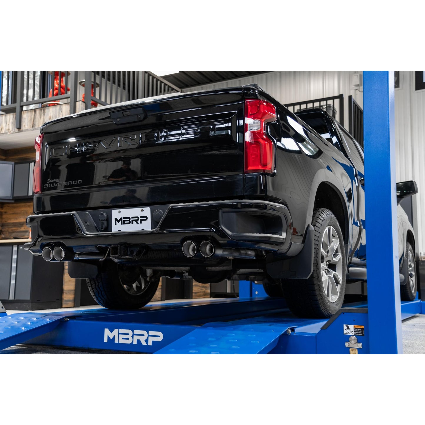 MBRP | 3.0 inch Cat-Back 2.5 inch Dual Split Rear Quad Carbon Fiber Tips 4.0 inch OD 19-up Silverado/Sierra 1500 Dual Out  | S50053CF