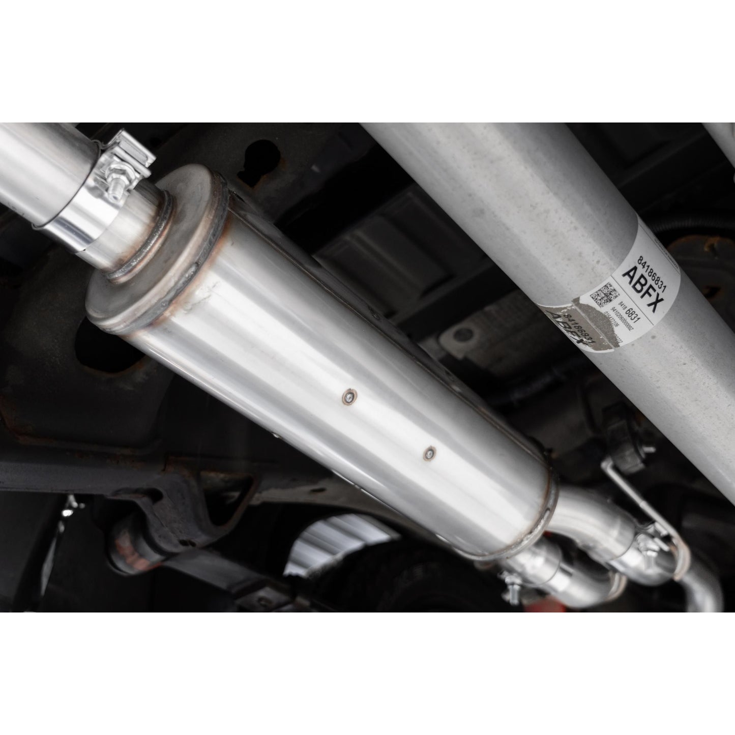 MBRP | 3.0 inch Cat-Back 2.5 inch Dual Split Rear Quad Carbon Fiber Tips 4.0 inch OD 19-up Silverado/Sierra 1500 Dual Out  | S50053CF