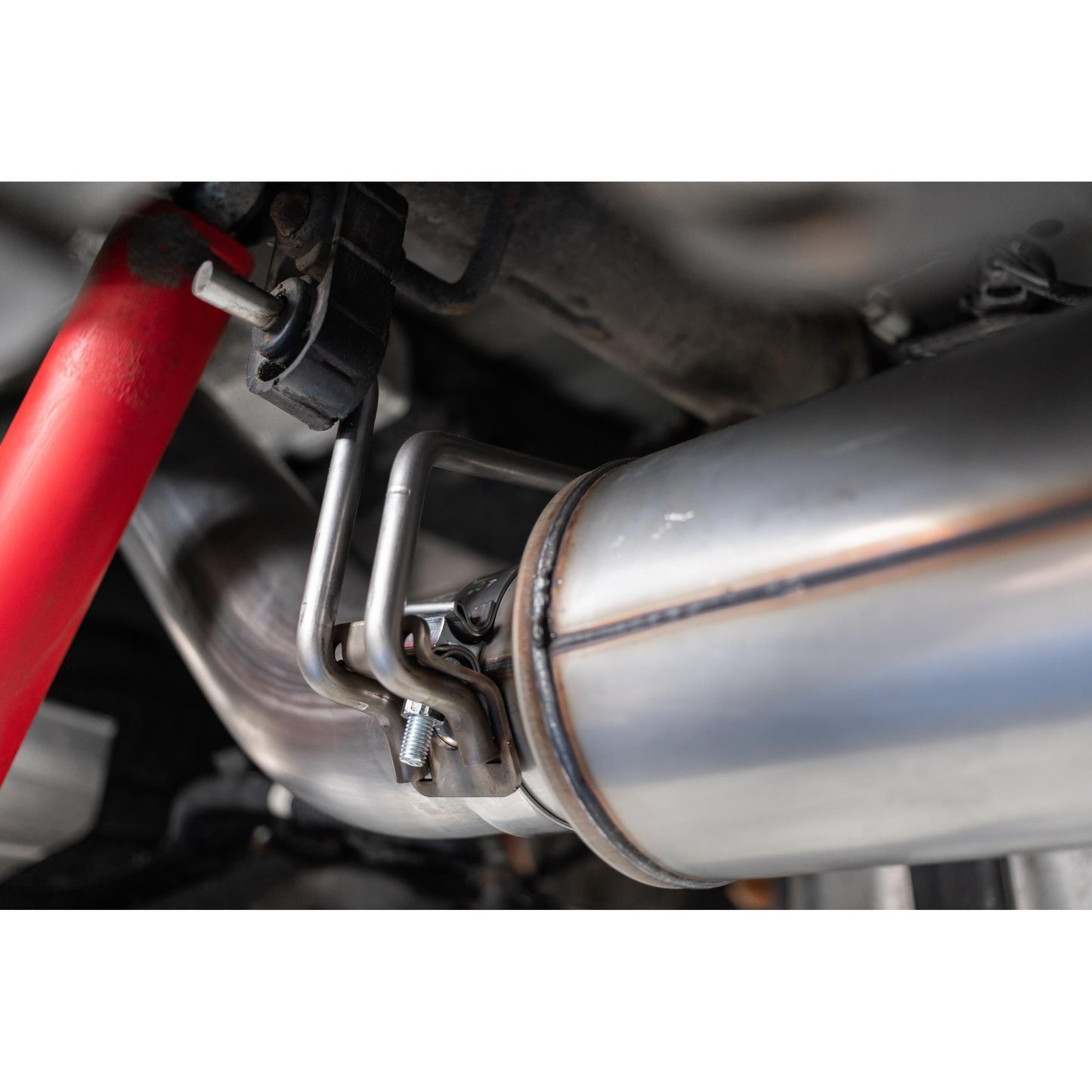 MBRP | 4 Inch Cat Back Exhaust System Single Side Exit 20-Up Silverado/Sierra 2500/3500 HD 6.6L V8 Armor Pro  | S5093304