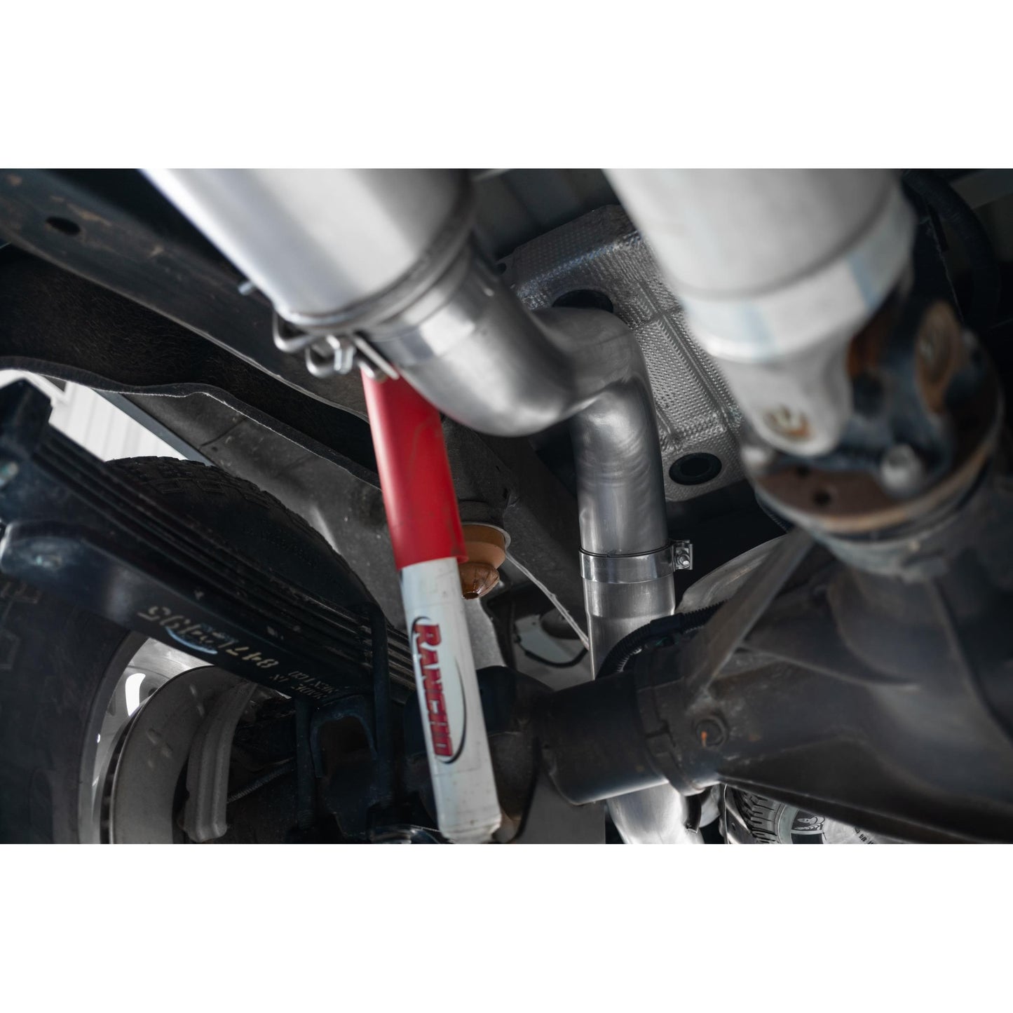 MBRP |  4 Inch Cat Back Exhaust System Single Side Exit 20-Up Silverado/Sierra 2500/3500 HD 6.6L V8 Armor Lite  | S5093AL