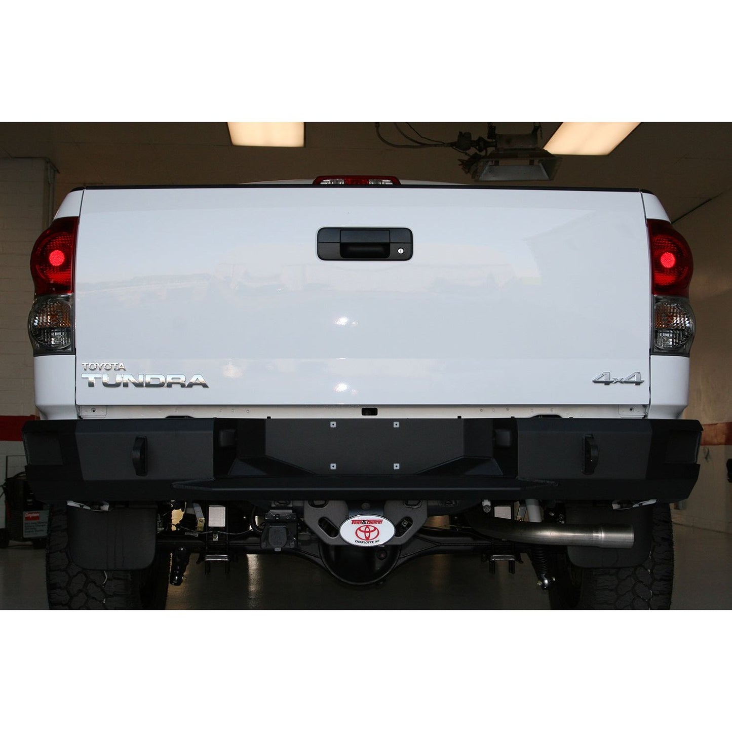 Fab Fours Heavy Duty Rear Bumper 2 Stage Black Powder Coated Incl. 0.75 in. D-Ring Mount l TT07-W1550-1