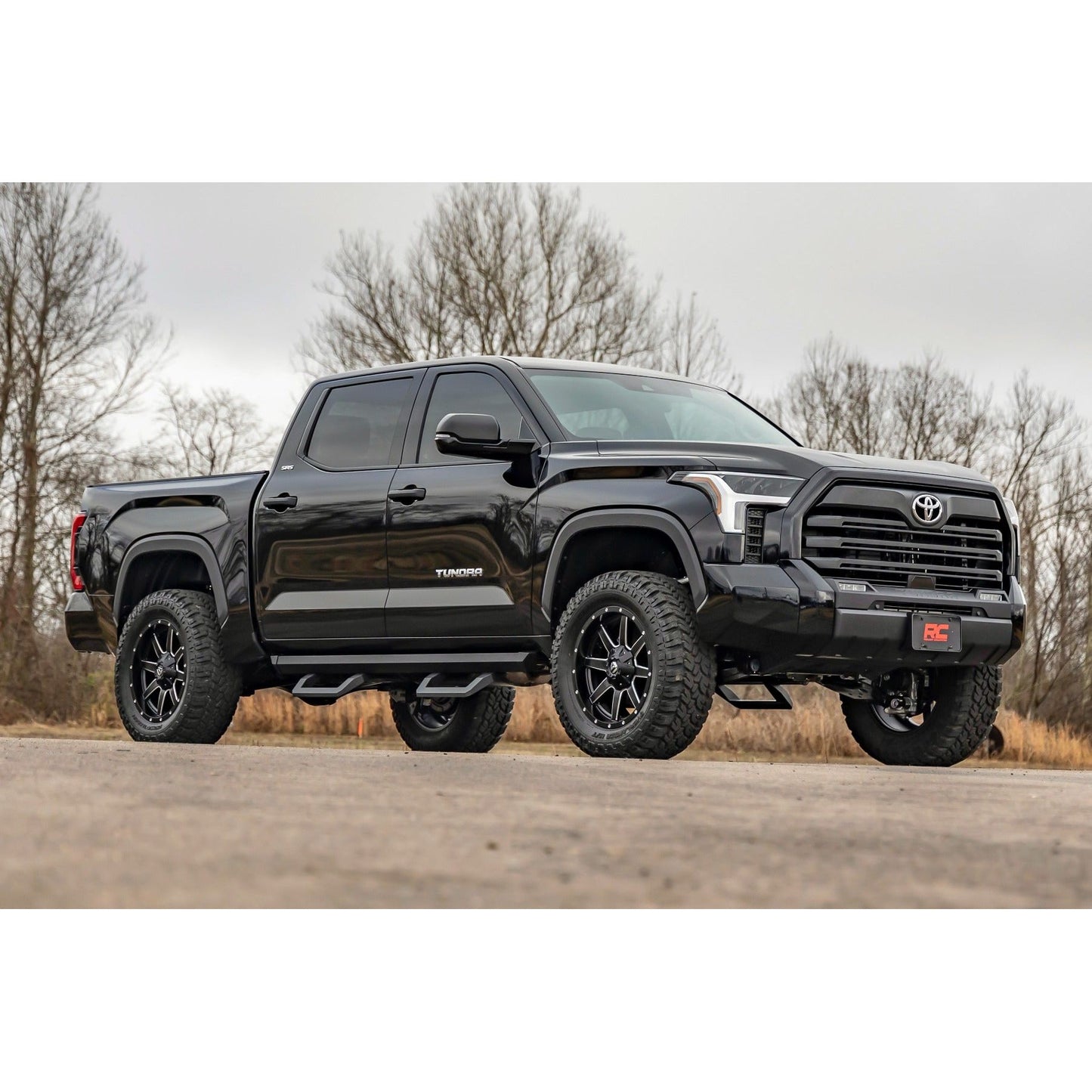 Rough Country M1 Struts w/M1 Rear Shocks 3.5 Inch Lift Kit I 70340
