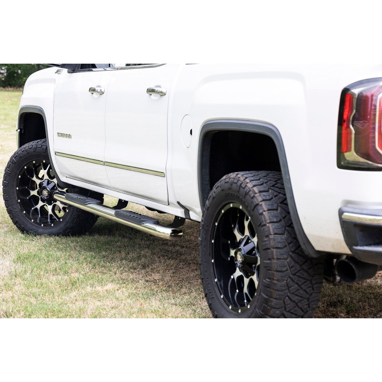 ROUGH COUNTRY Oval Nerf Steps | Stainless | Crew Cab | DEF Tank | Chevy/GMC 1500/2500HD/3500HD (07-19 & Classic) | 21001S