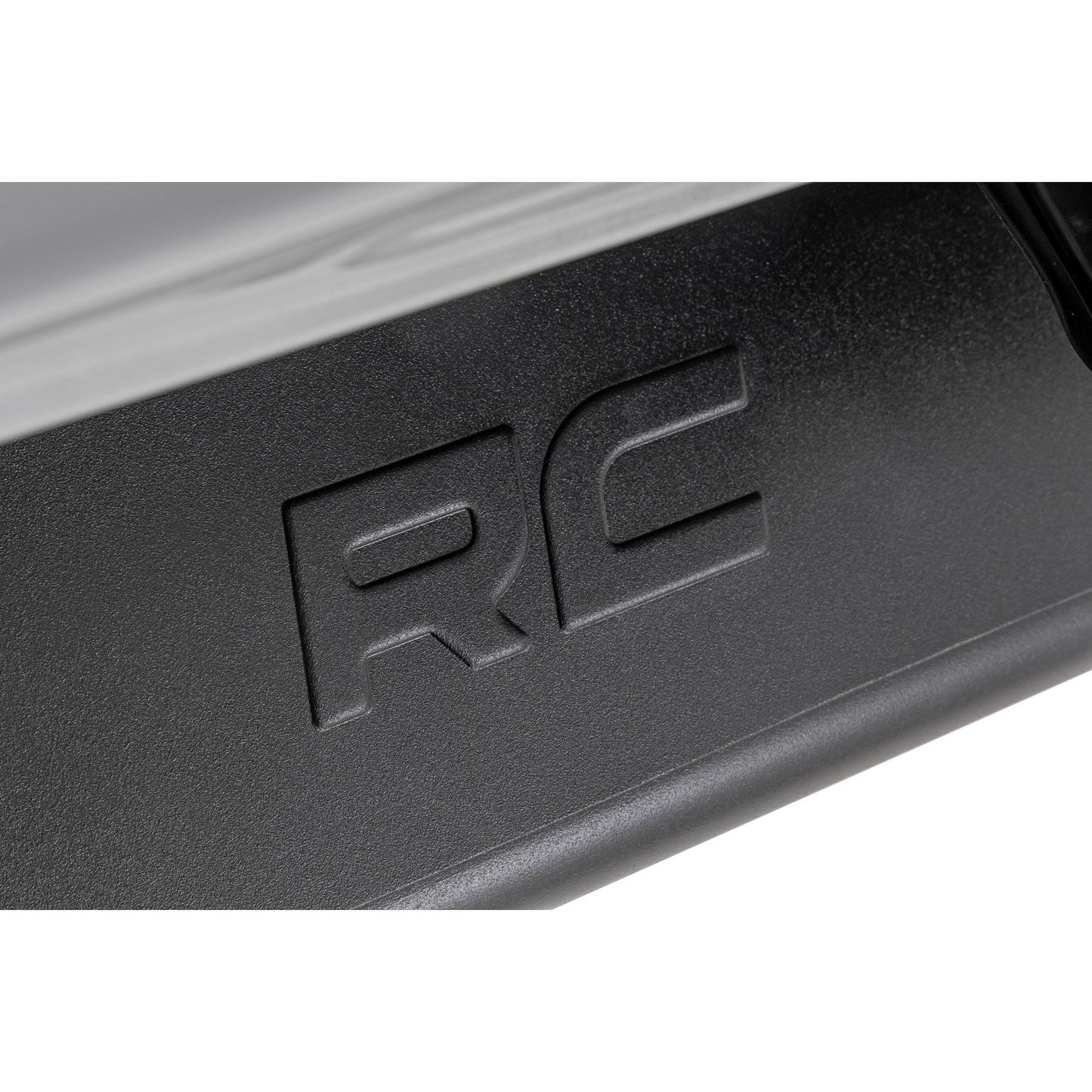 ROUGH COUNTRY OV2 Running Boards | Side Step Bars | Crew Cab | Ford F-150/Lightning/F-250/F-350 (15-25) | 14011