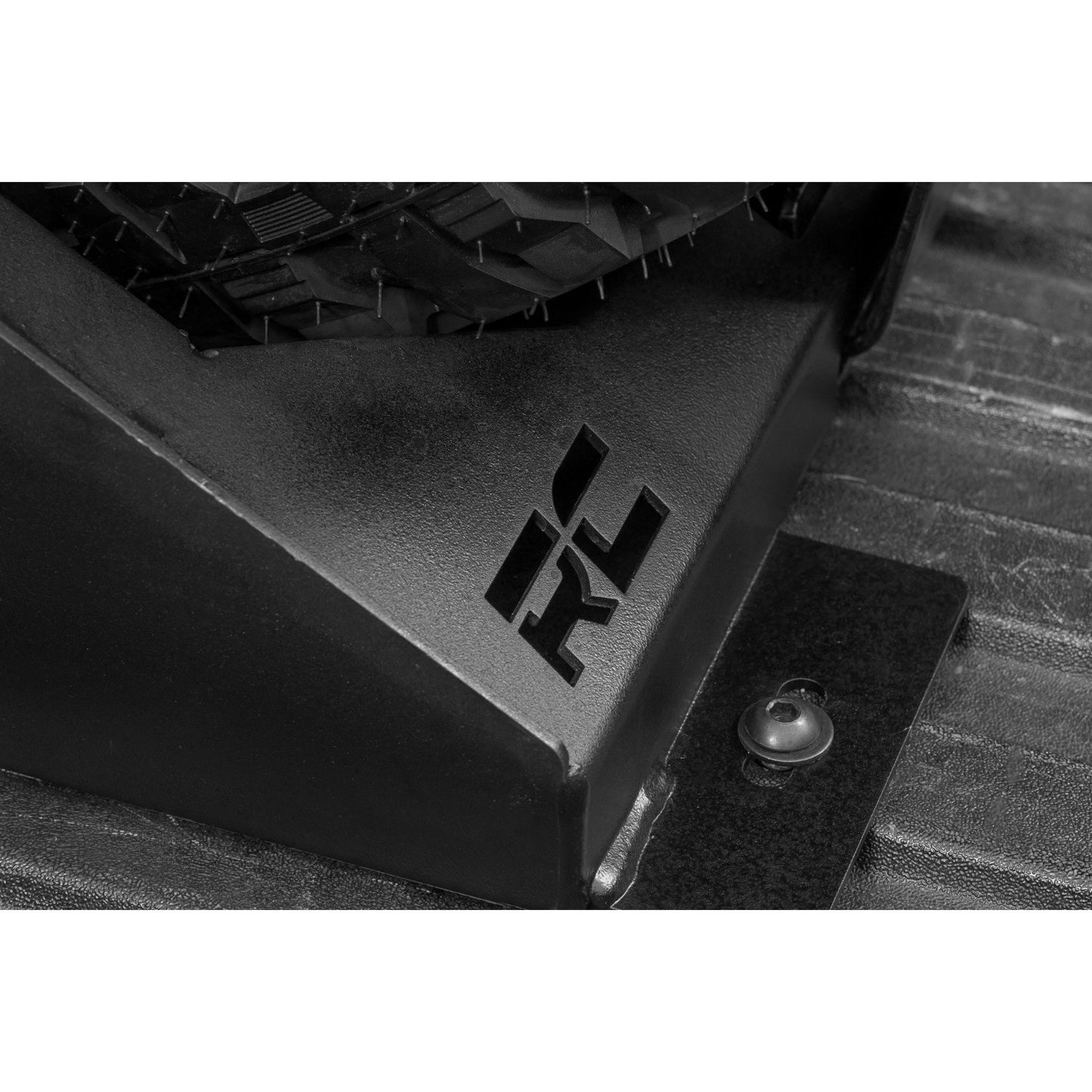 ROUGH COUNTRY Bed Mount Spare Tire Carrier | Universal | Multiple Makes & Models (Chevy/Dodge/Ford/GMC/Ram) | 99073