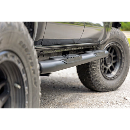 ROUGH COUNTRY Oval Nerf Step | Double Cab | Black | Toyota Tacoma 2WD/4WD (2005-2023) | 21008