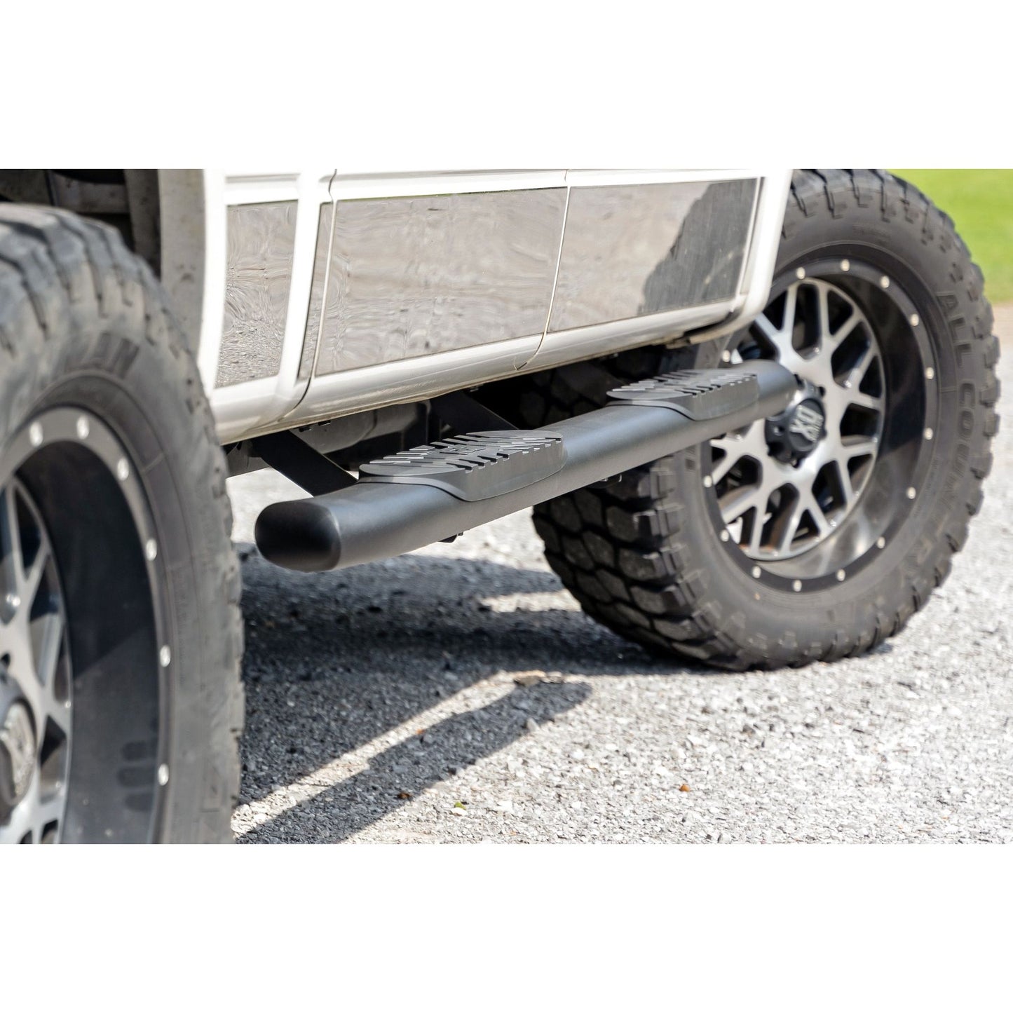 ROUGH COUNTRY Oval Nerf Step | Crew Cab | Black | Ford F-150 2WD/4WD (2009-2014) | 21007