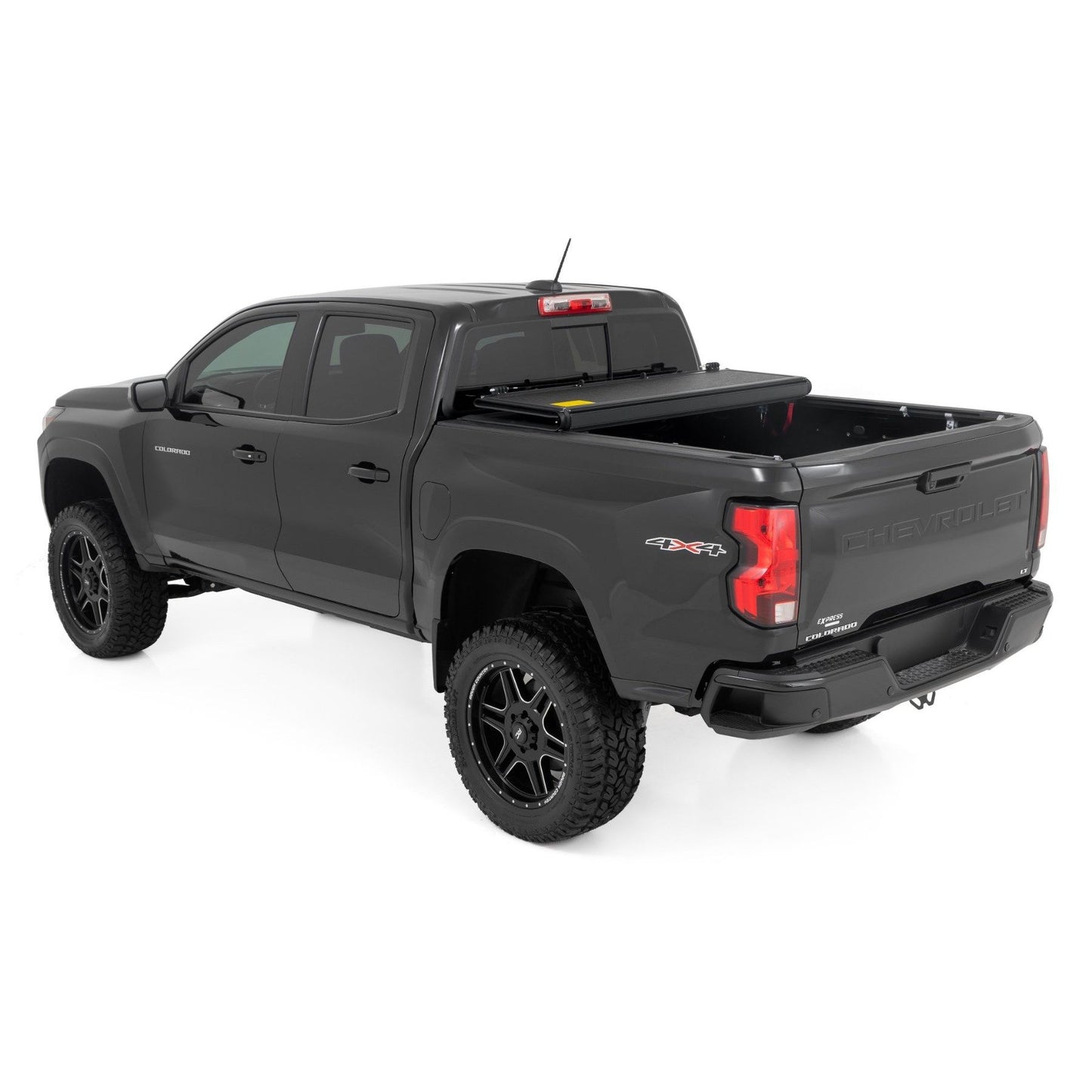 ROUGH COUNTRY Hard Low Profile Bed Cover | 5' Bed | Chevy/GMC Canyon/Colorado (15-25) | 47120500B