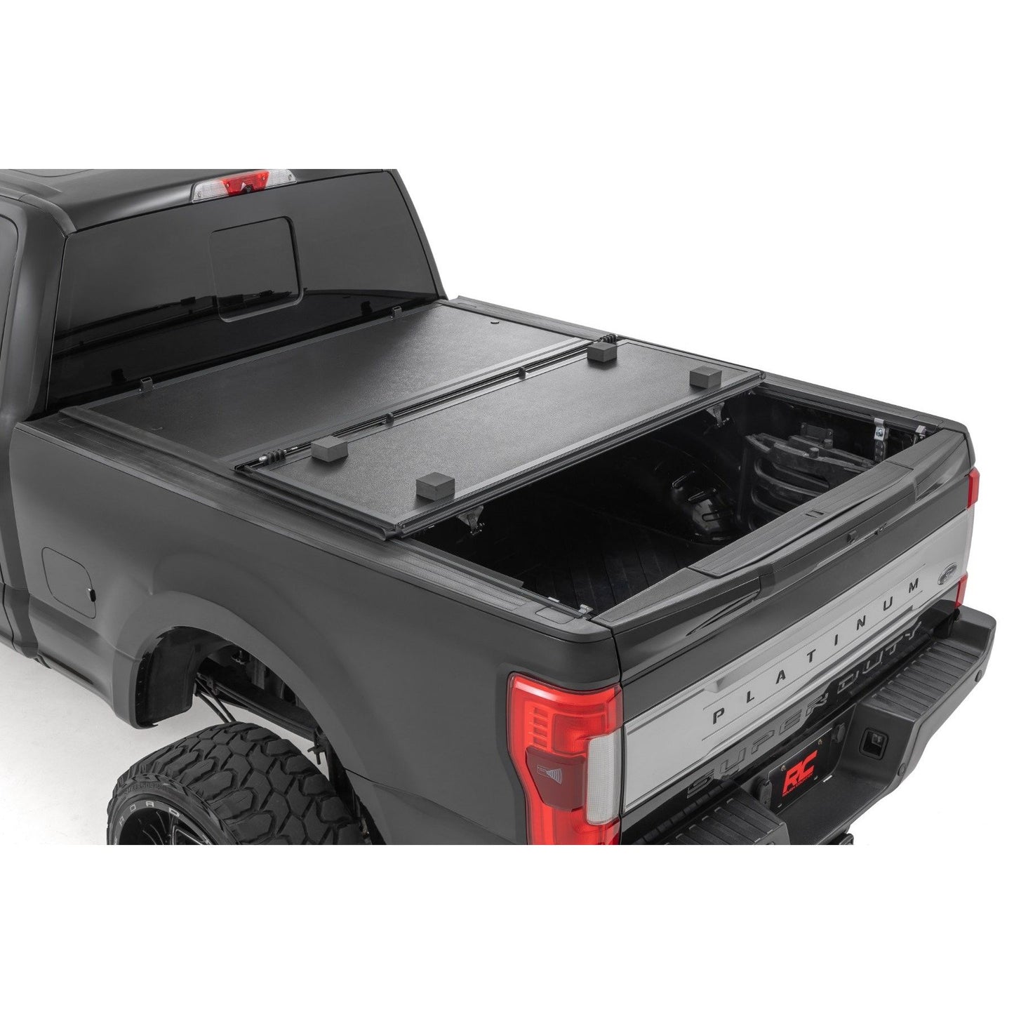 ROUGH COUNTRY Hard Low Profile Bed Cover | 6'10" Bed | Ford F-250/F-350 Super Duty (17-26) | 47220651B
