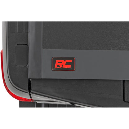 ROUGH COUNTRY Hard Low Profile Bed Cover | 6'10" Bed | Ford F-250/F-350 Super Duty (17-26) | 47220651B