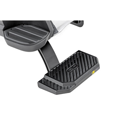 ROUGH COUNTRY Retractable Bed Step | Manual Pull | Ford F-250/F-350 Super Duty (23-26) | PW051579