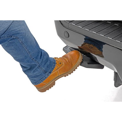 ROUGH COUNTRY Retractable Bed Step | Manual Pull | Ford F-250/F-350 Super Duty (17-22) | PW049815