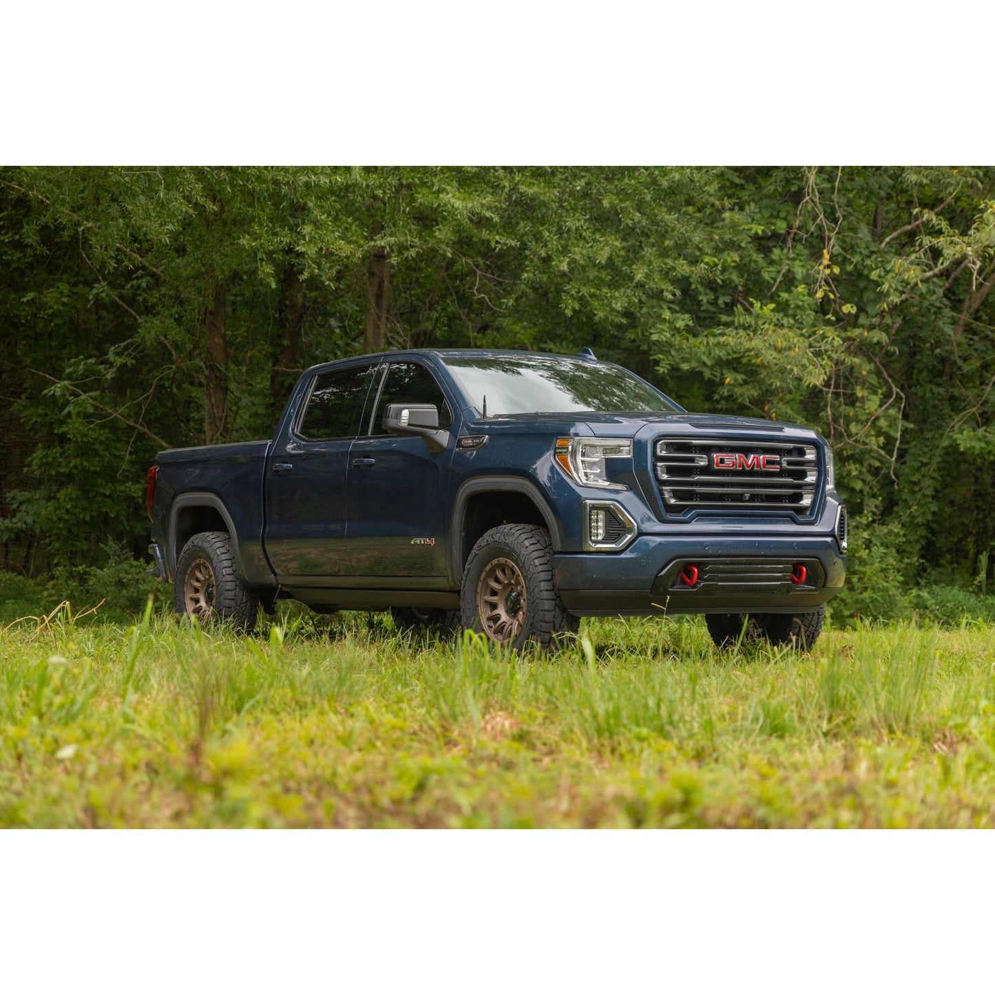 ROUGH COUNTRY 3.5 Inch Lift Kit | Mono Leaf Rear | M1 Struts/M1 | GMC Sierra 1500 2WD/4WD (2019-2025 & Classic) | 28840RED