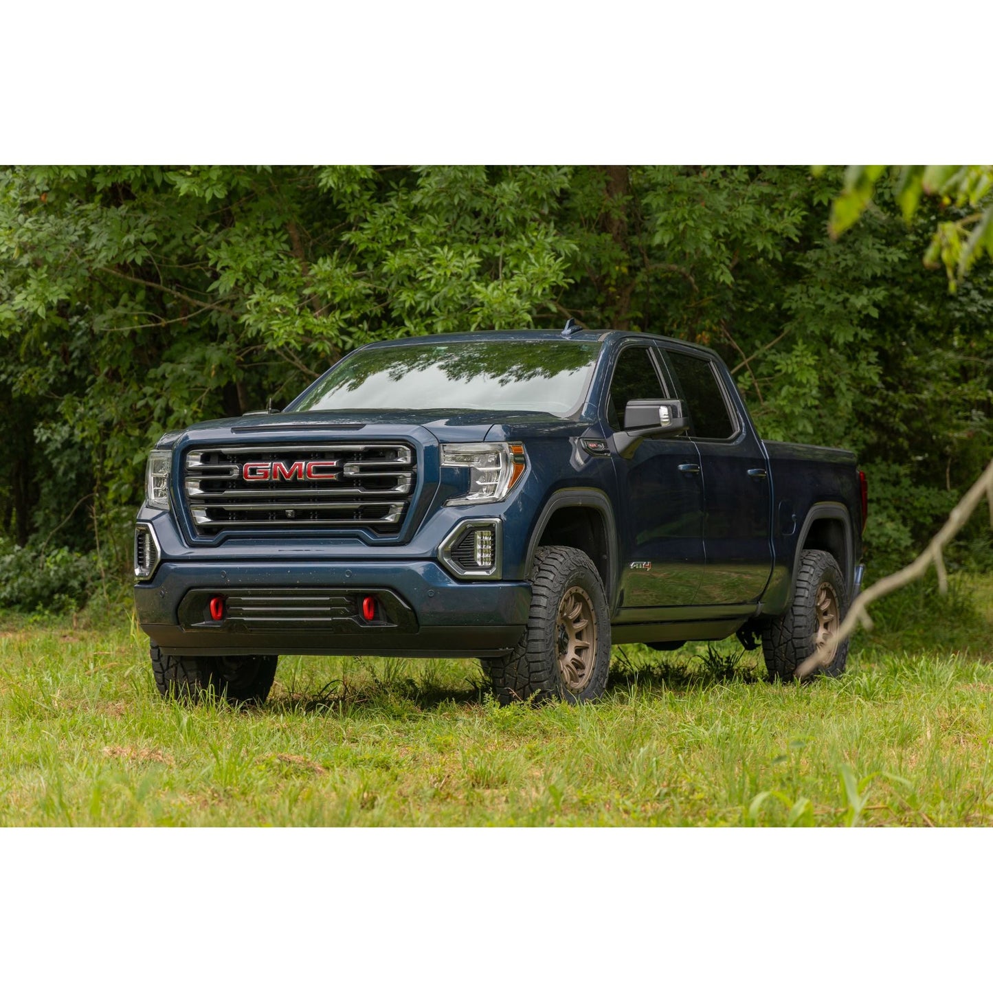 ROUGH COUNTRY 3.5 Inch Lift Kit | Mono Leaf Rear | M1 Struts/M1 | GMC Sierra 1500 2WD/4WD (2019-2025 & Classic) | 28840RED