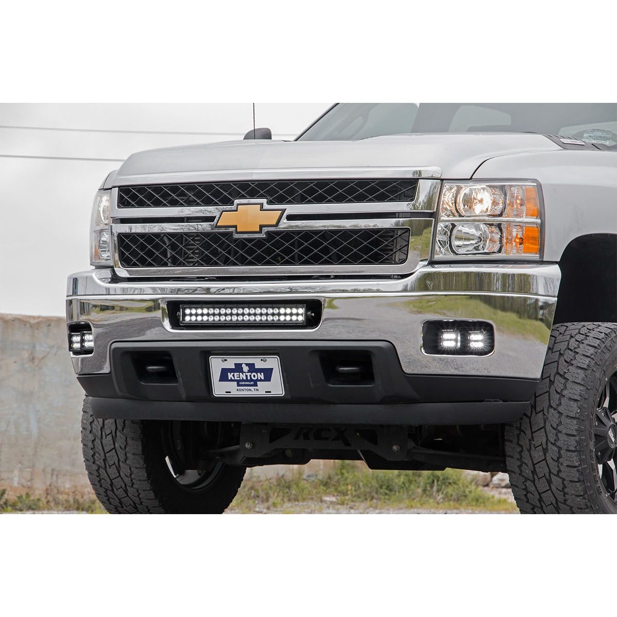 ROUGH COUNTRY LED Light Kit | Fog Mount | 2" Black Pair | Amber DRL | Chevy Silverado 2500 HD/3500 HD (11-14) | 70628DRLA