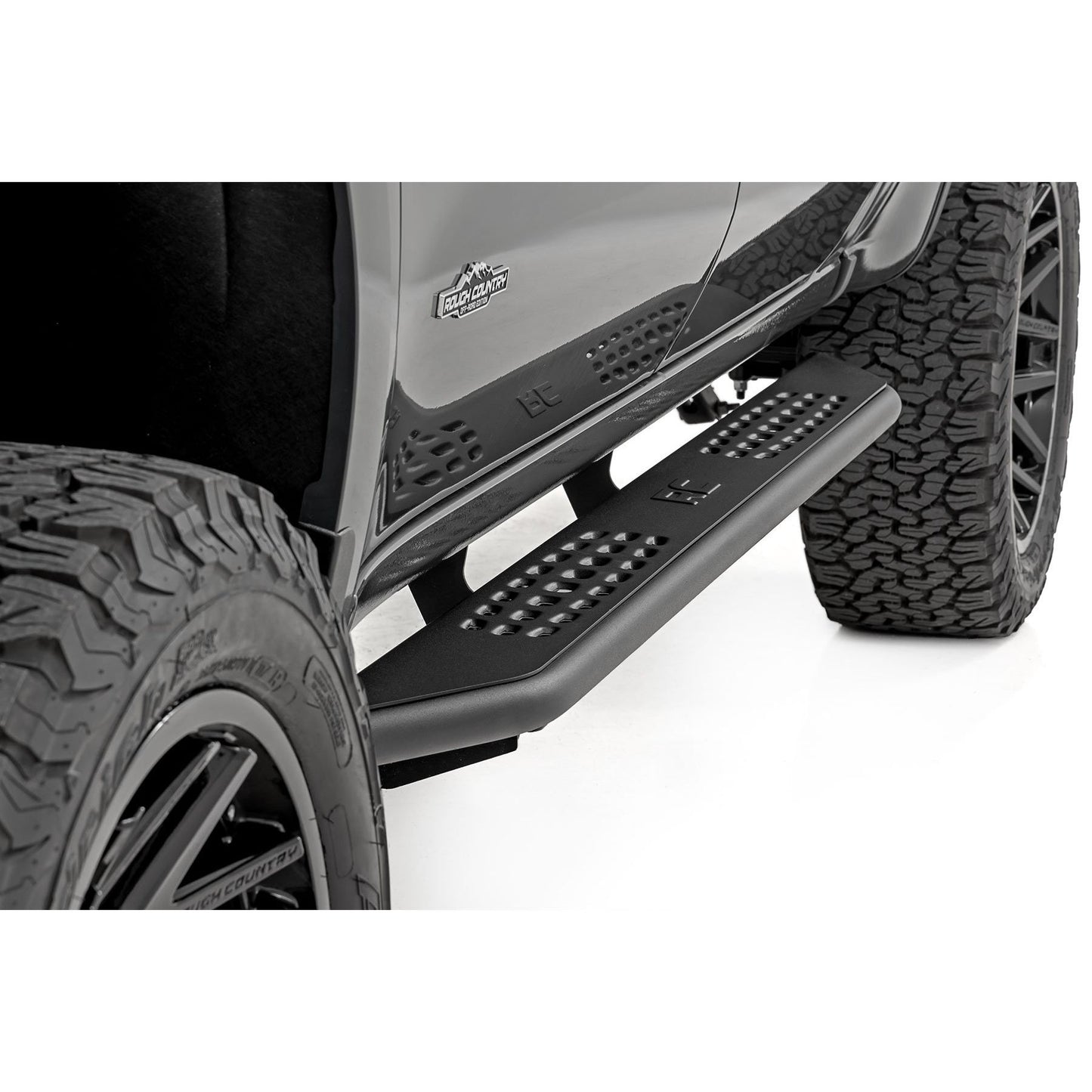 ROUGH COUNTRY OV2 Running Boards | Side Step Bars | Crew Cab | Chevy/GMC 1500/2500HD (19-26 & Refresh) | 14009