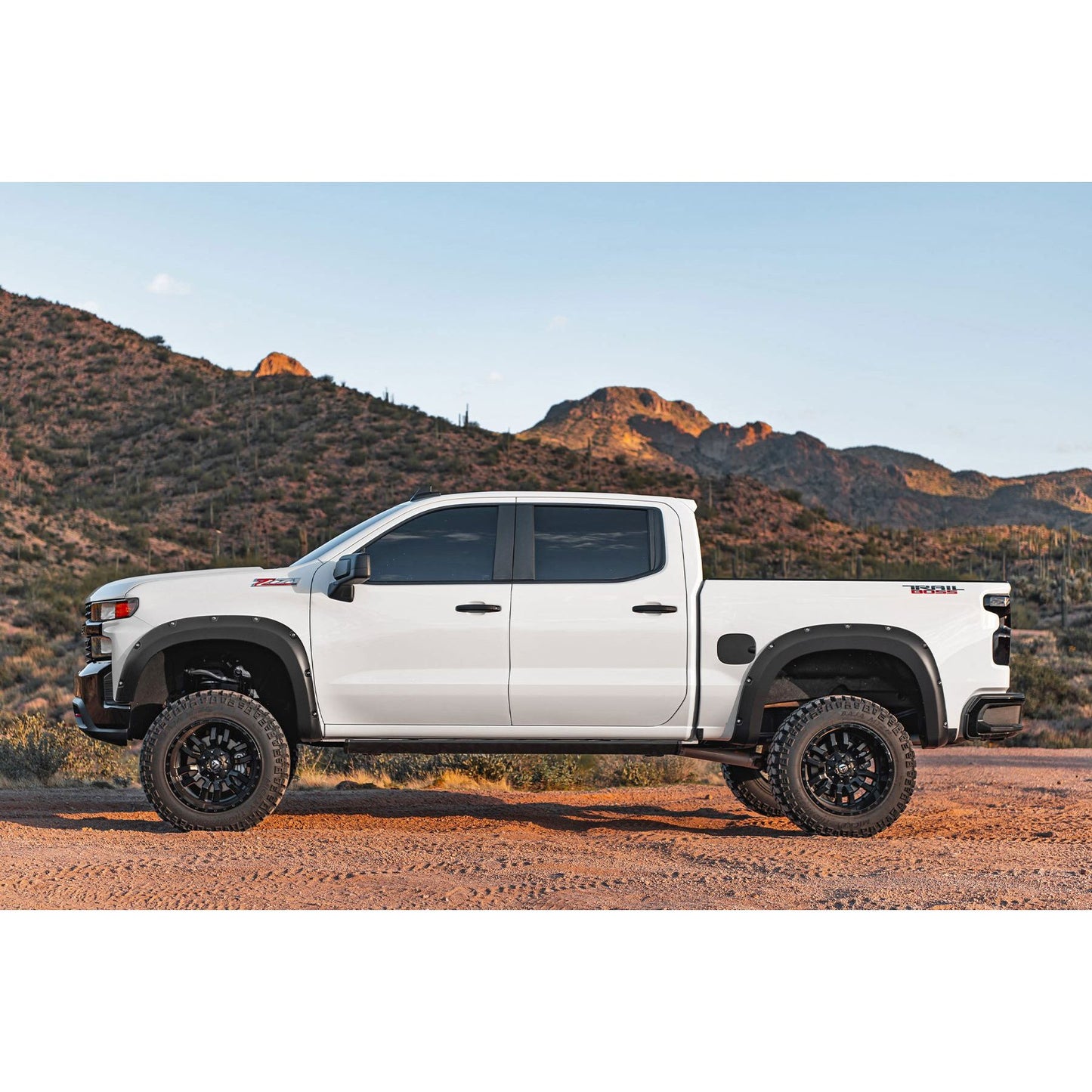 ROUGH COUNTRY Pocket Fender Flares | GAZ Summit White | Chevy Silverado 1500 2WD/4WD (22-26) | F-C12211-GAZ