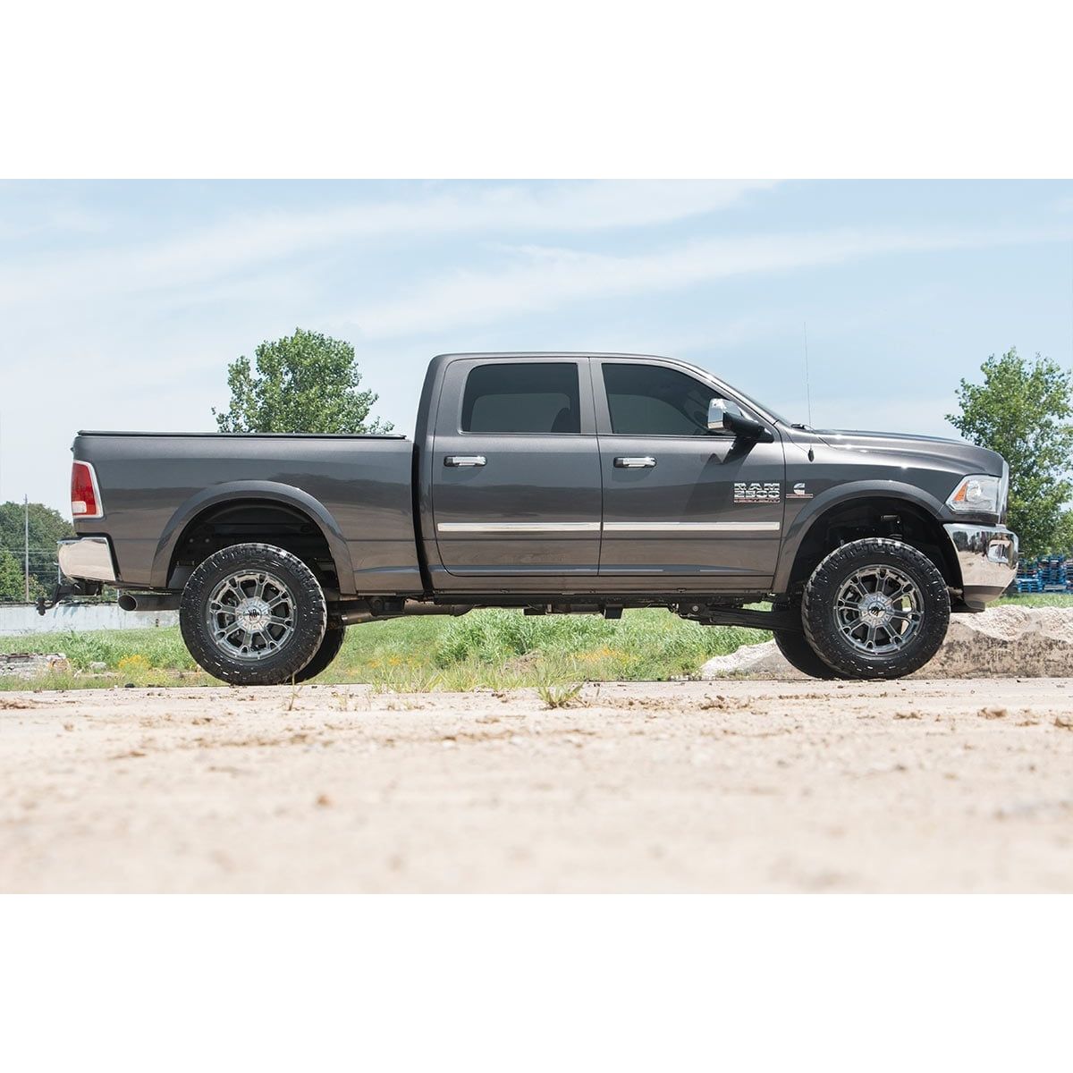 ROUGH COUNTRY 2.5 Inch Lift Kit | M1 | Ram 2500 4WD (2014-2026) | 30240