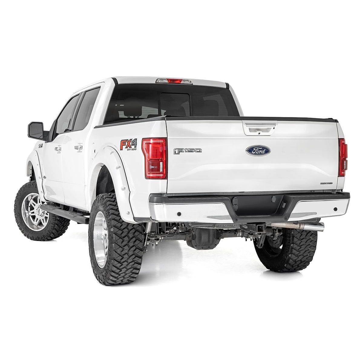 ROUGH COUNTRY Oval Nerf Step | Crew Cab | Black | Ford F-150/Lightning/F-250/F-350/Raptor (15-25) | 21005