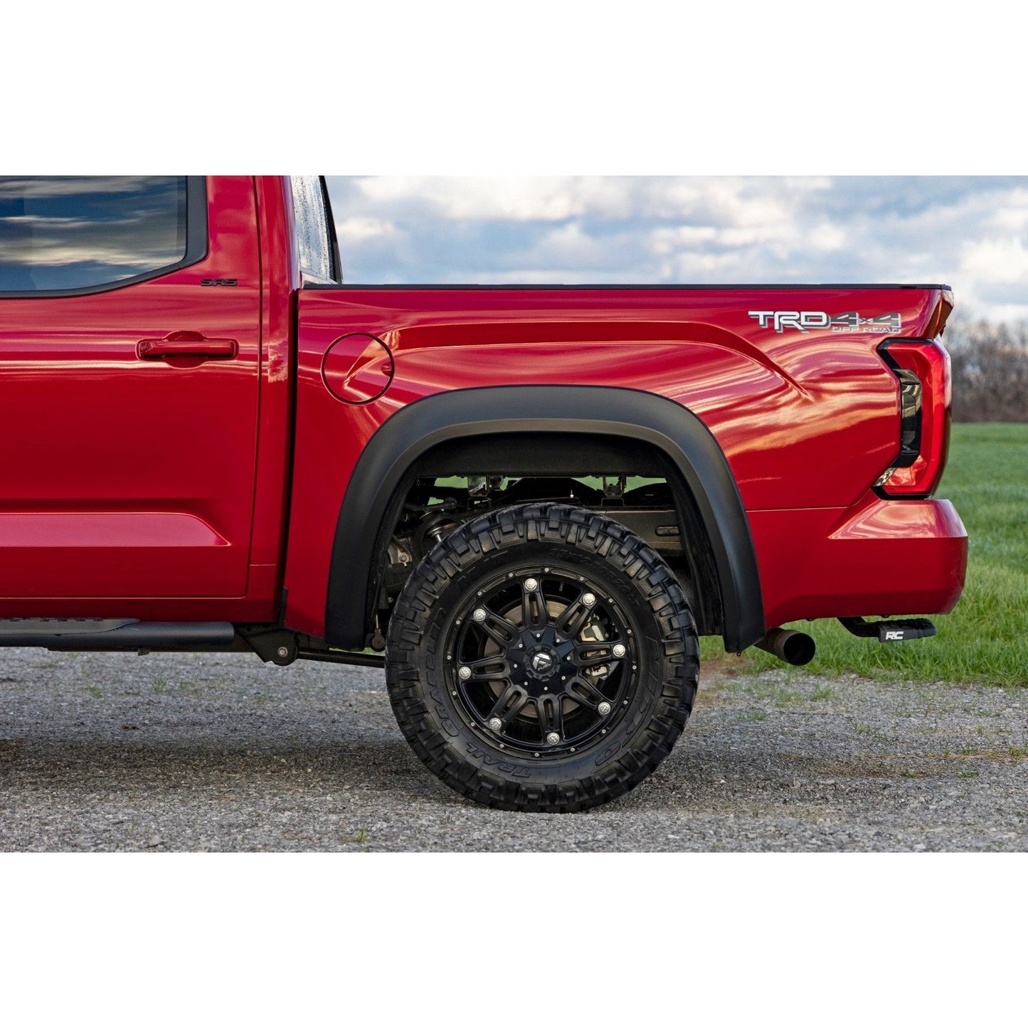 Rough Country 040 | Super White Fender Flares I S-T42211-O40