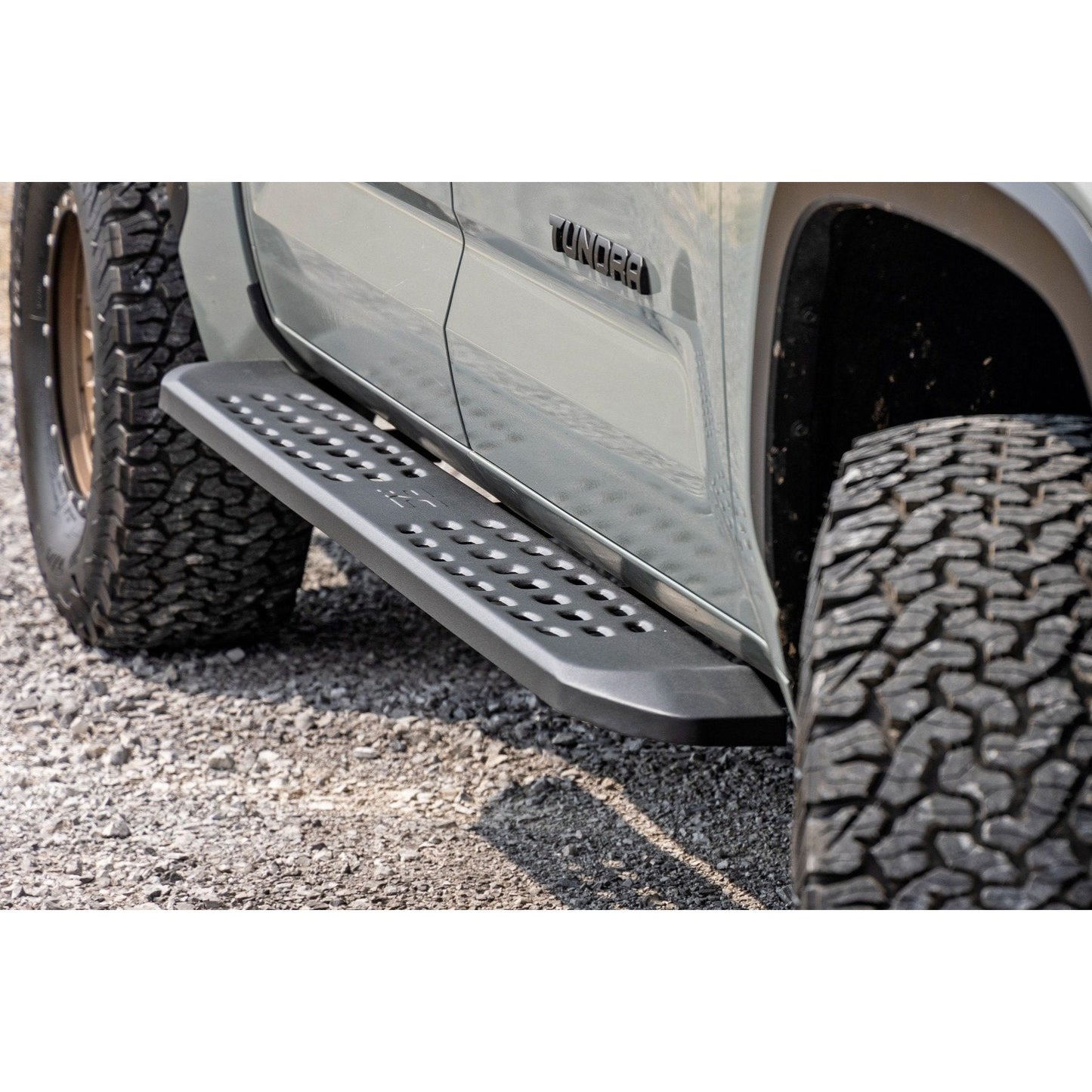 Rough Country RPT2 Running Board I 44007