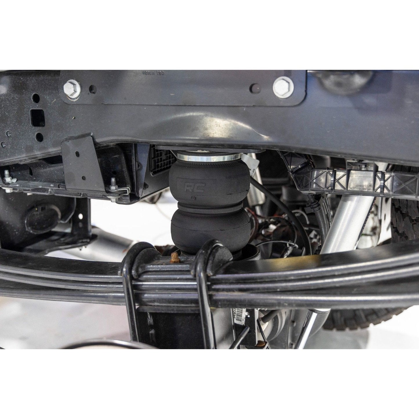 Rough Country with Onboard Air Compressor & Wireless Remote Air Spring Kit I 10021WC